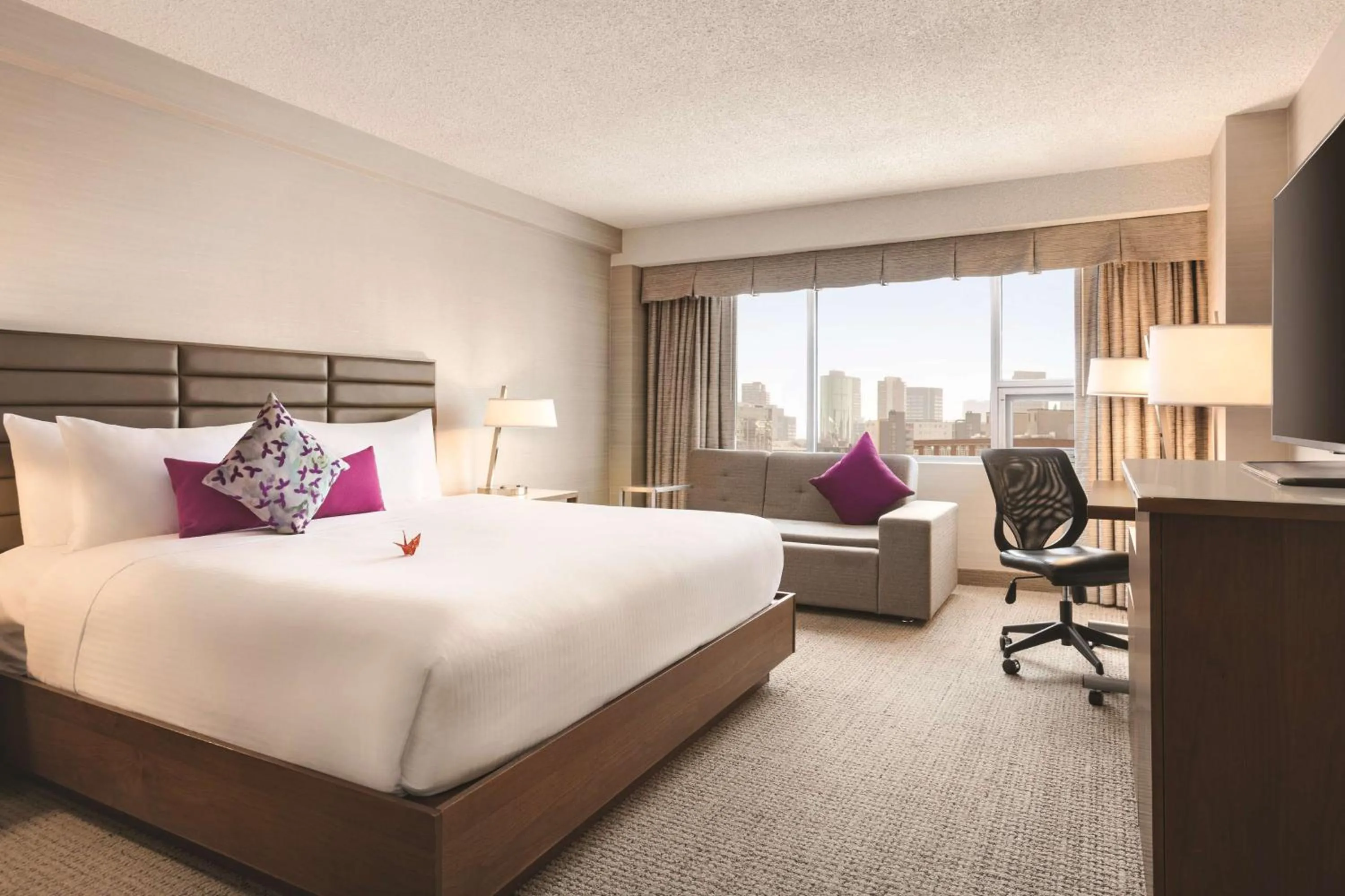 Bedroom in Coast Edmonton Plaza Hotel by APA