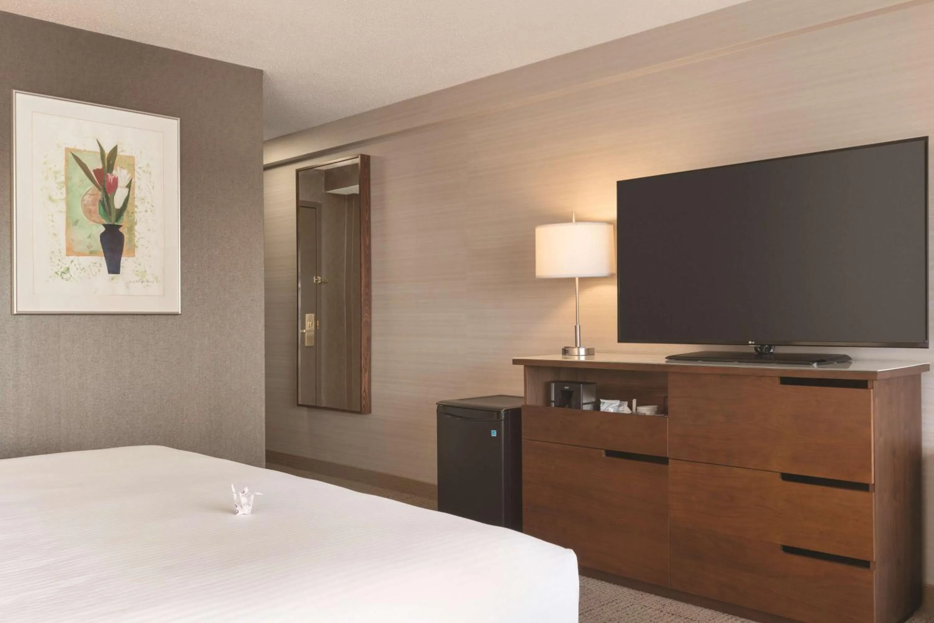 Bedroom in Coast Edmonton Plaza Hotel by APA