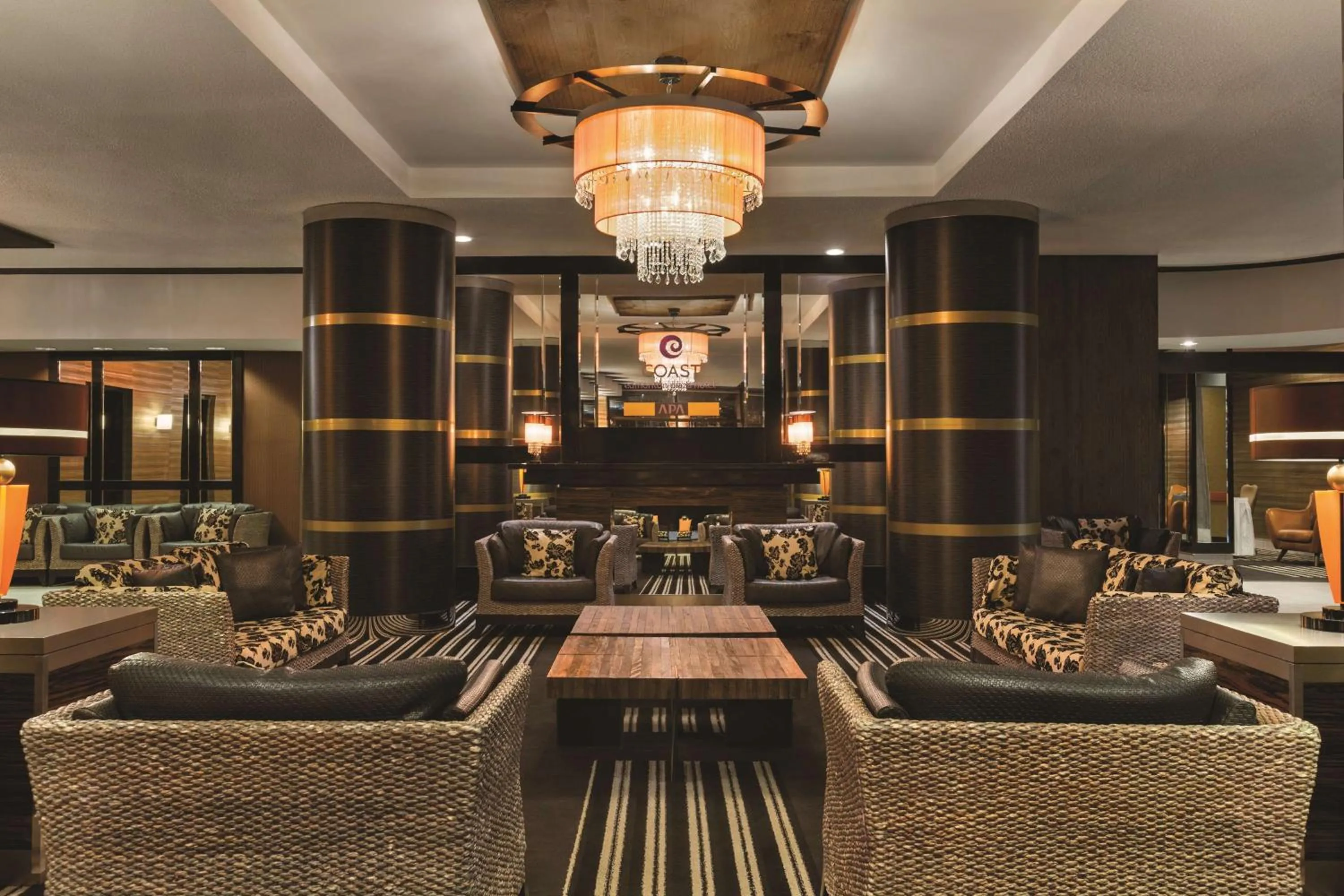 Lobby or reception in Coast Edmonton Plaza Hotel by APA