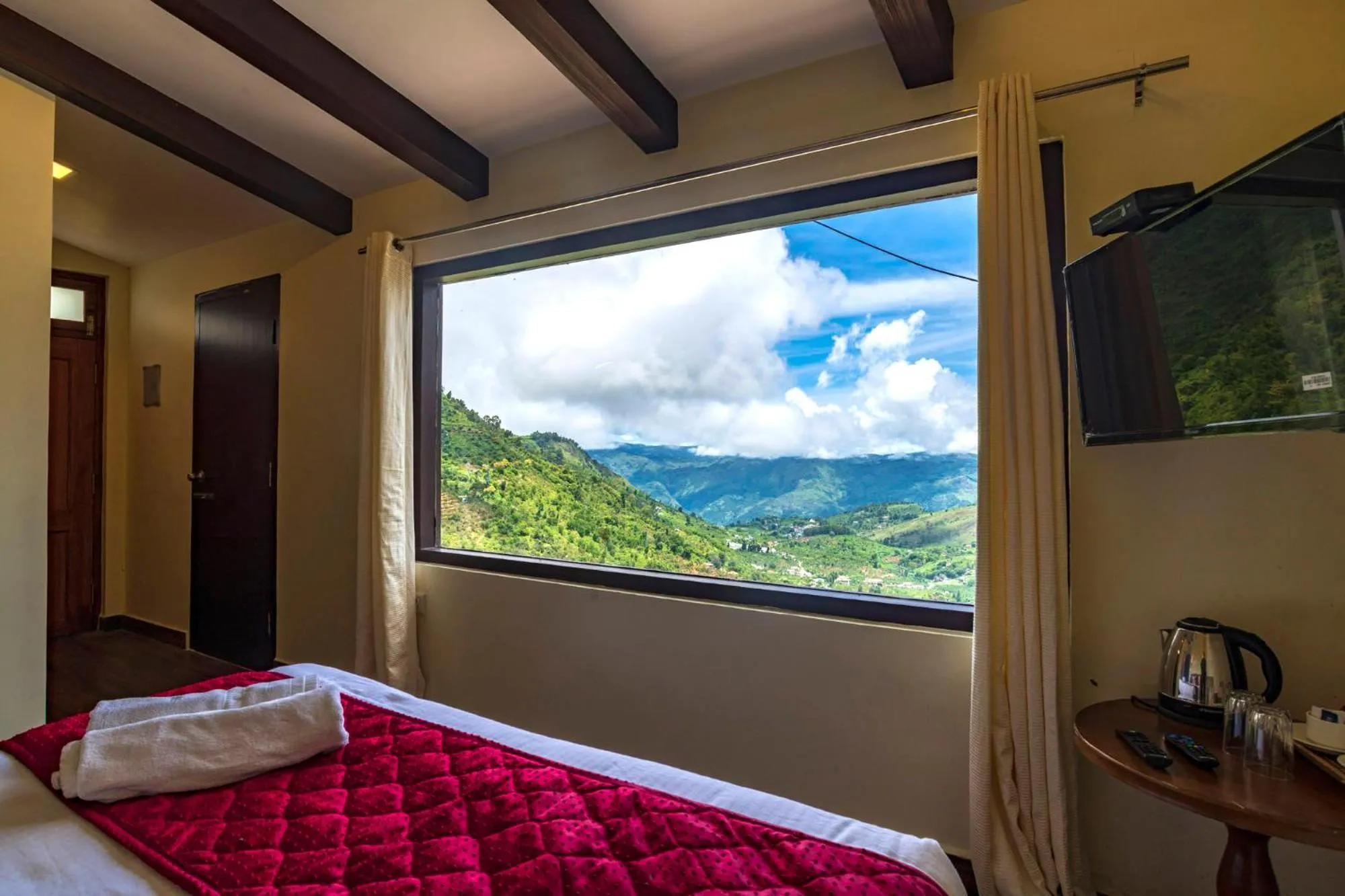 Mountain view, Bed in Warmth Hill Crest