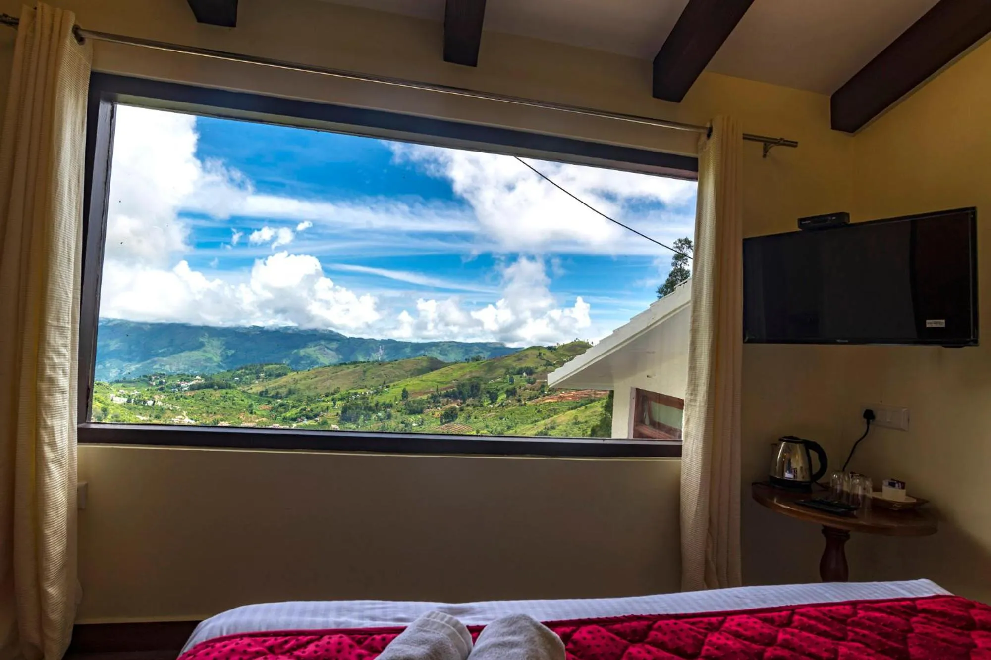 Bedroom, Bed in Warmth Hill Crest