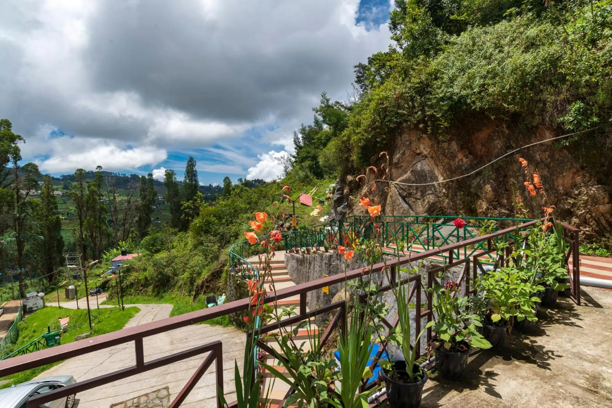 Garden view in Warmth Hill Crest