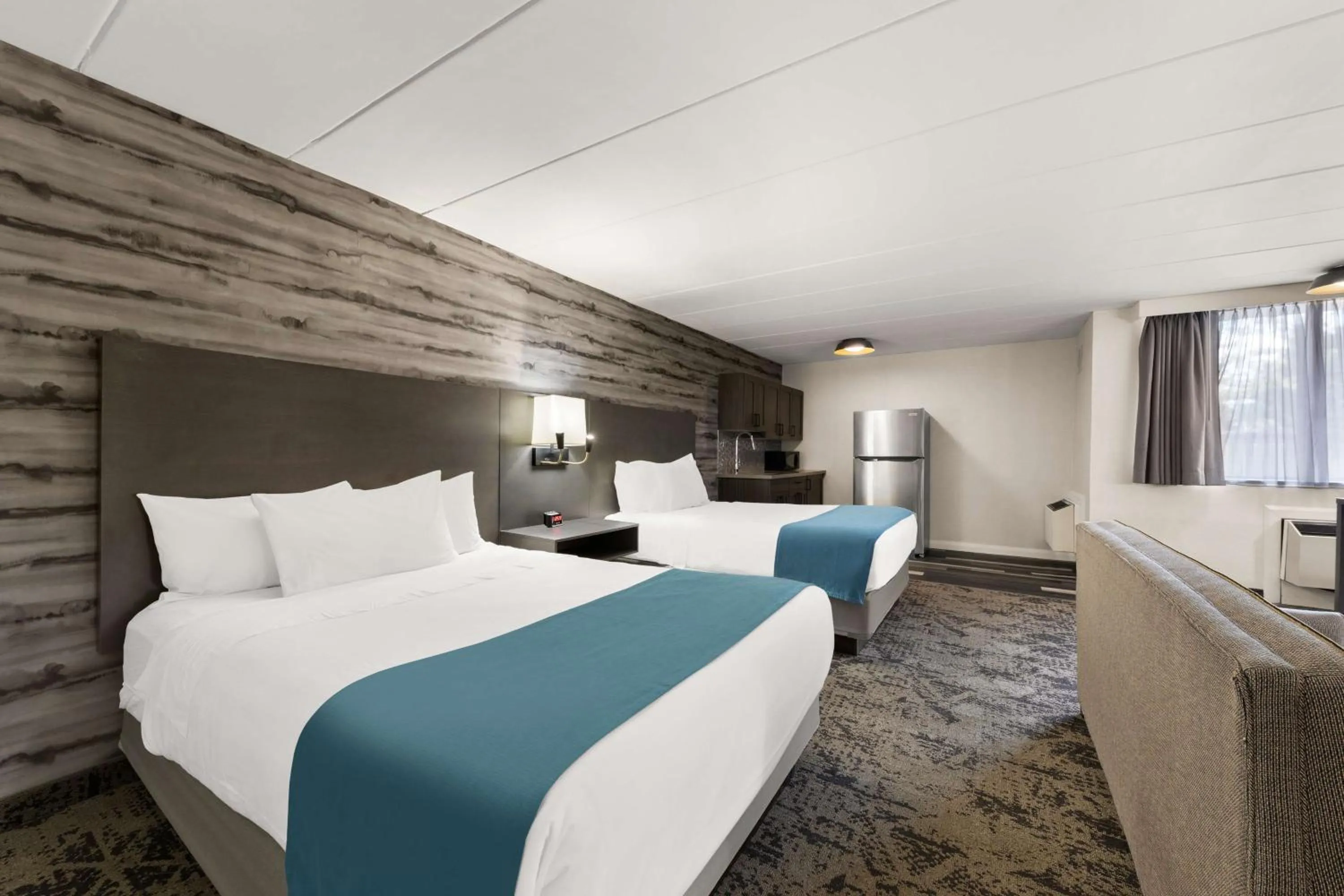 Bedroom, Bed in Best Western Parkway Hotel Toronto North