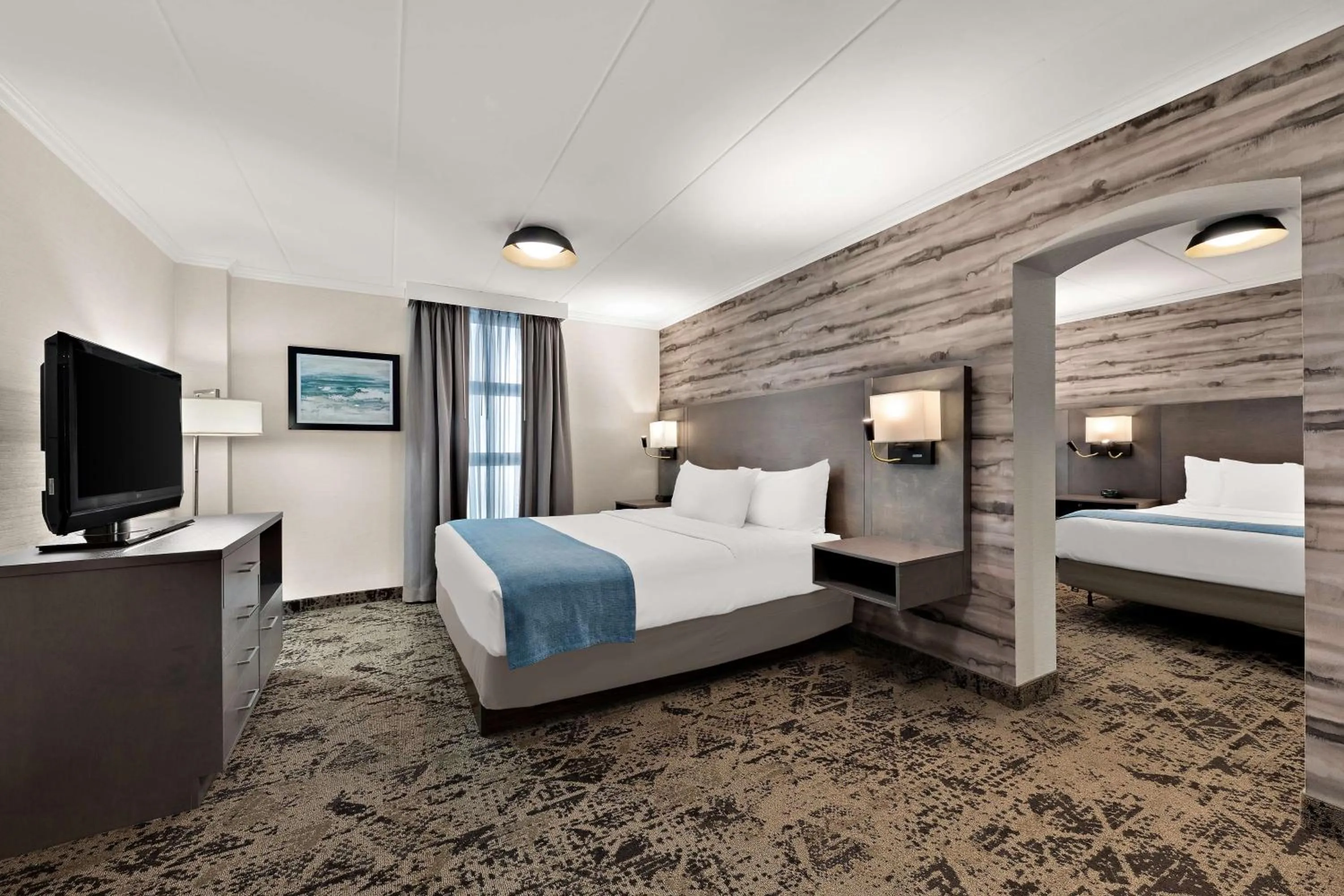 Photo of the whole room, Bed in Best Western Parkway Hotel Toronto North