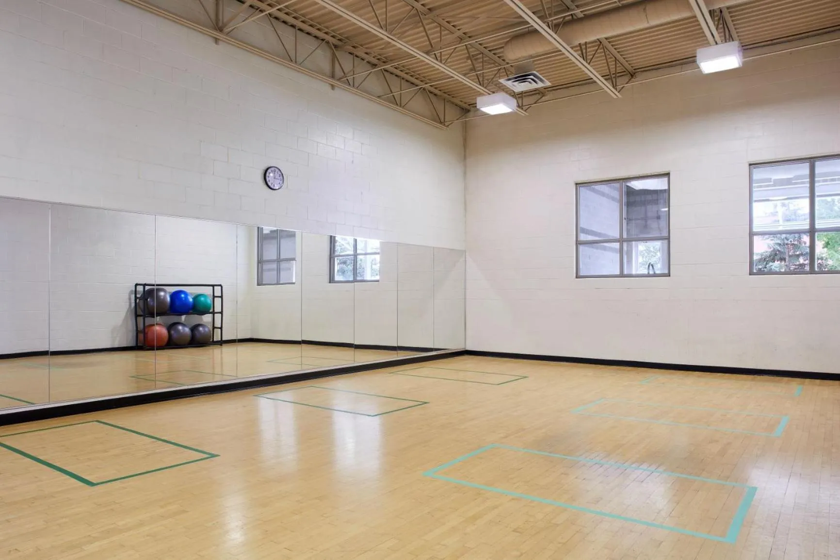 Fitness centre/facilities in Best Western Parkway Hotel Toronto North