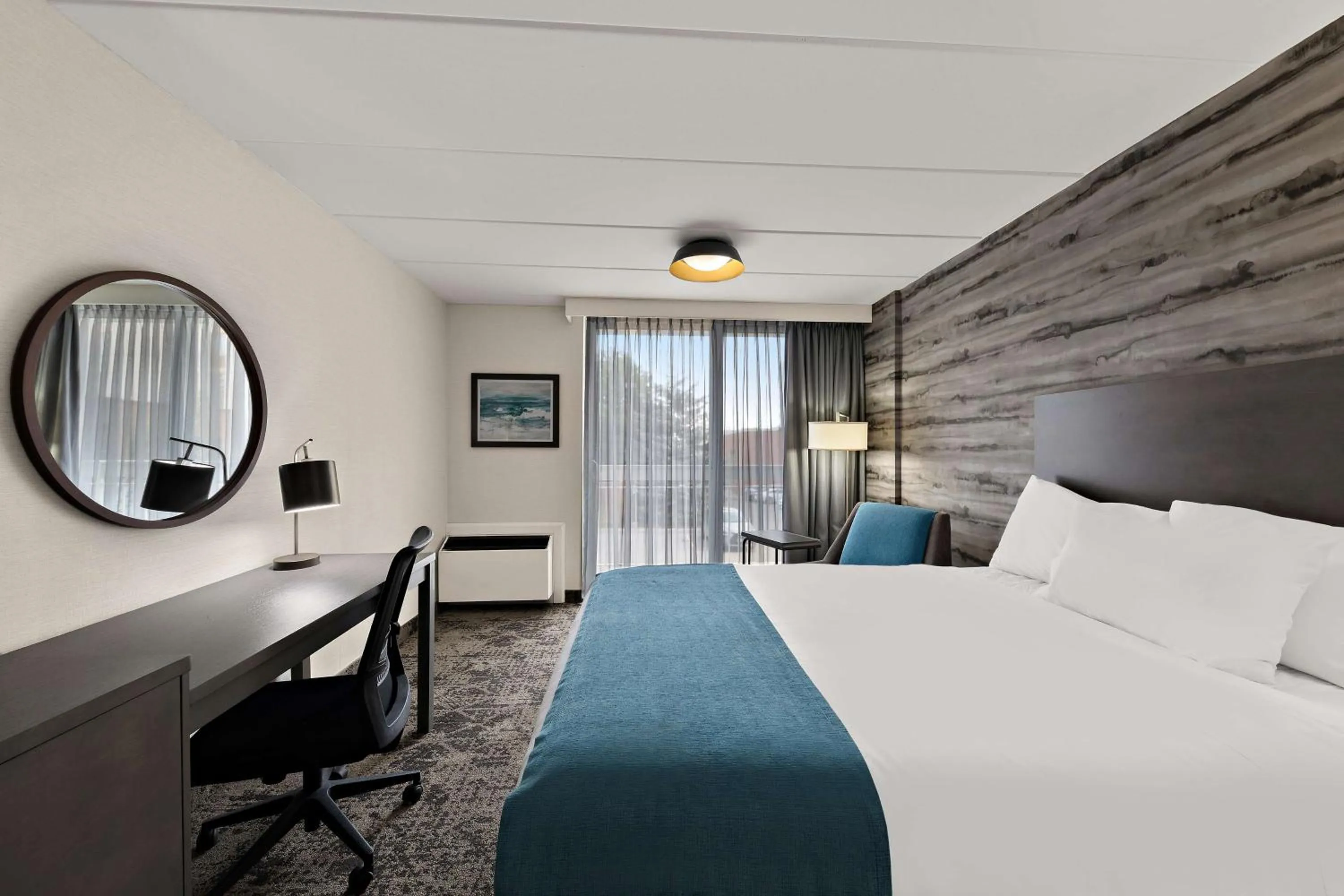 Bedroom, Bed in Best Western Parkway Hotel Toronto North