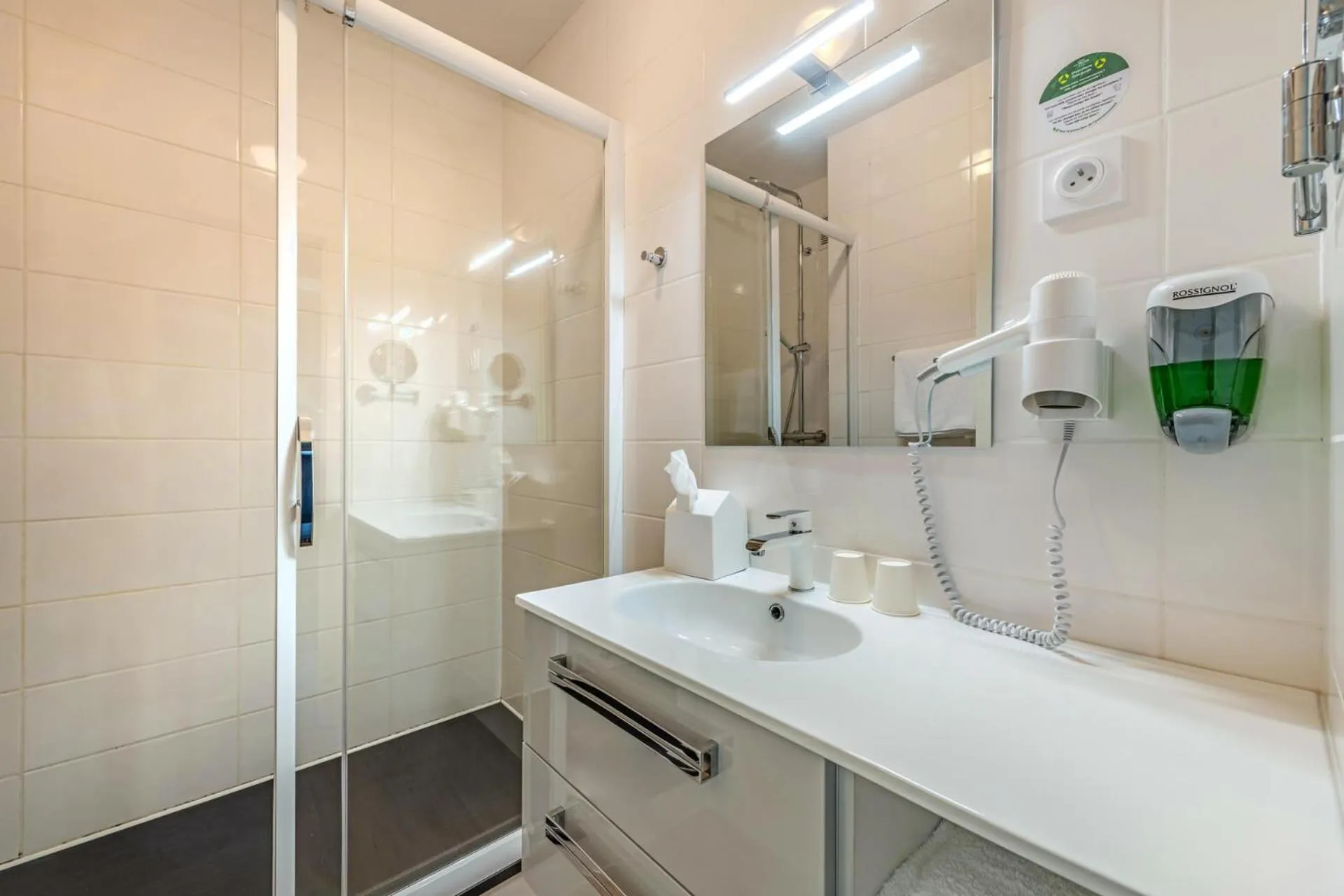 Shower in The Originals City, Hôtel Armen Le Triton, Roscoff