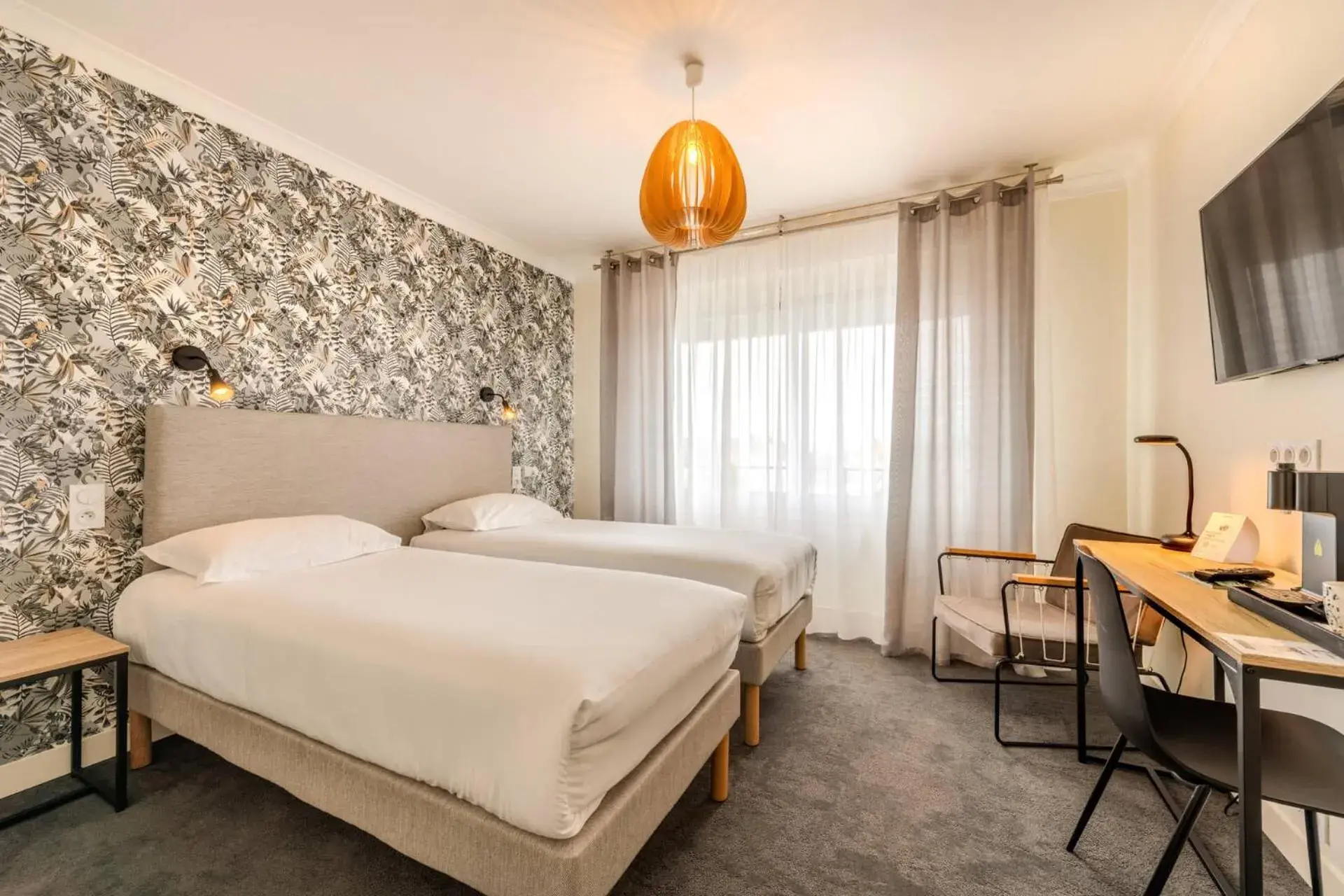 Superior Twin Room in The Originals City, Hôtel Armen Le Triton, Roscoff Superior Twin Room in The Originals City, Hôtel Armen Le Triton, Roscoff