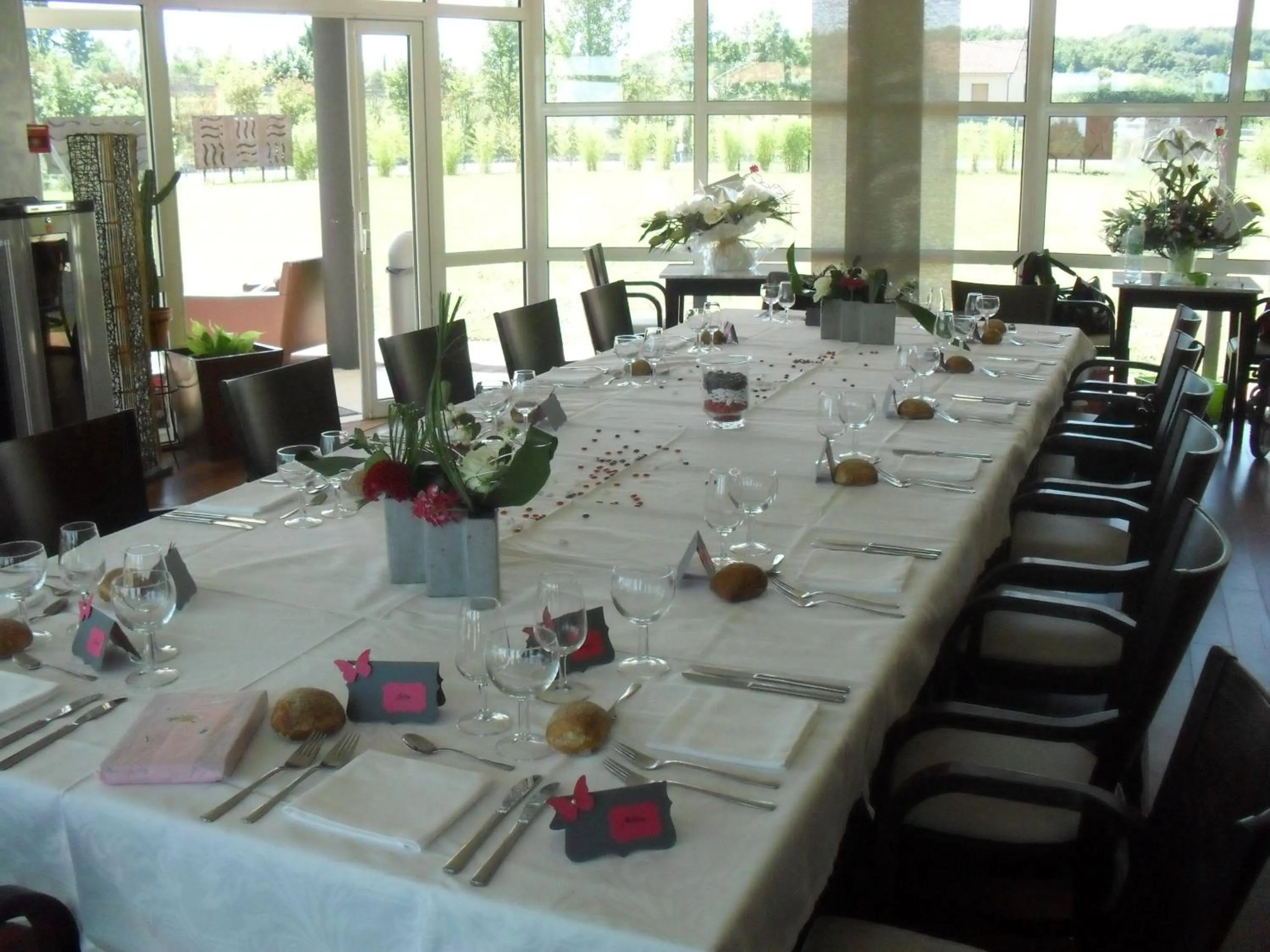 Restaurant/places to eat in Hôtel Evan