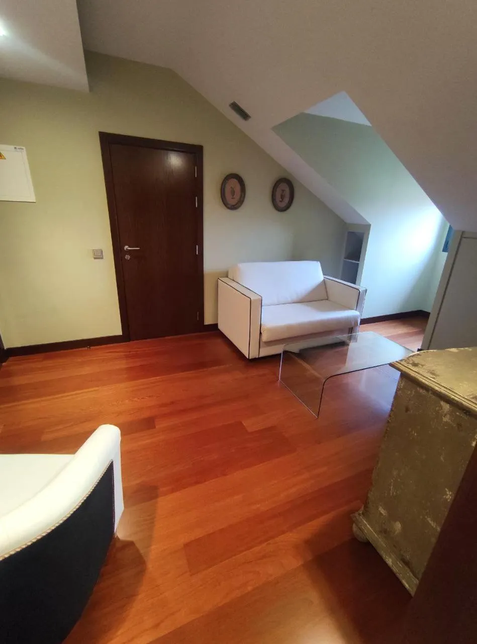 Living room, Bed in Hotel AR Isabel de Farnesio