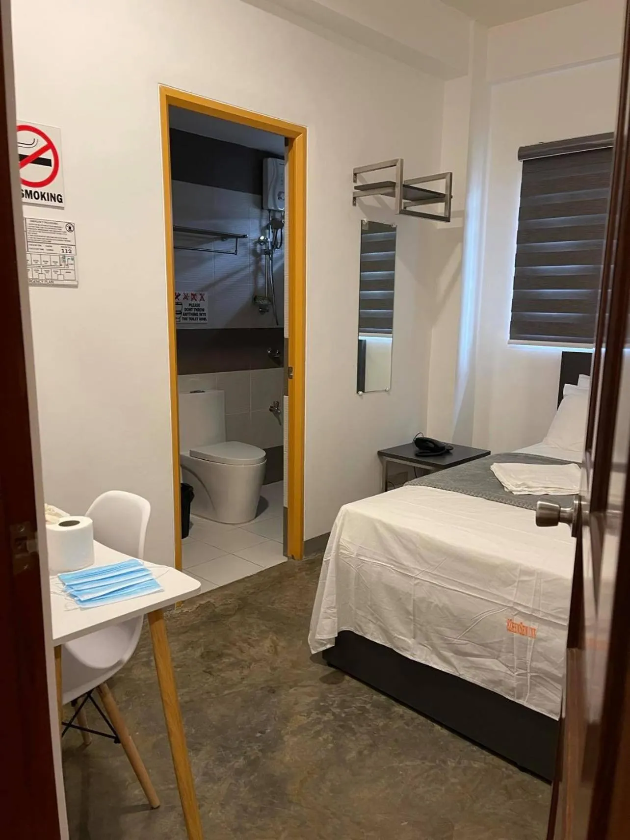 Photo of the whole room, Bed in 8 Zhensen Inn