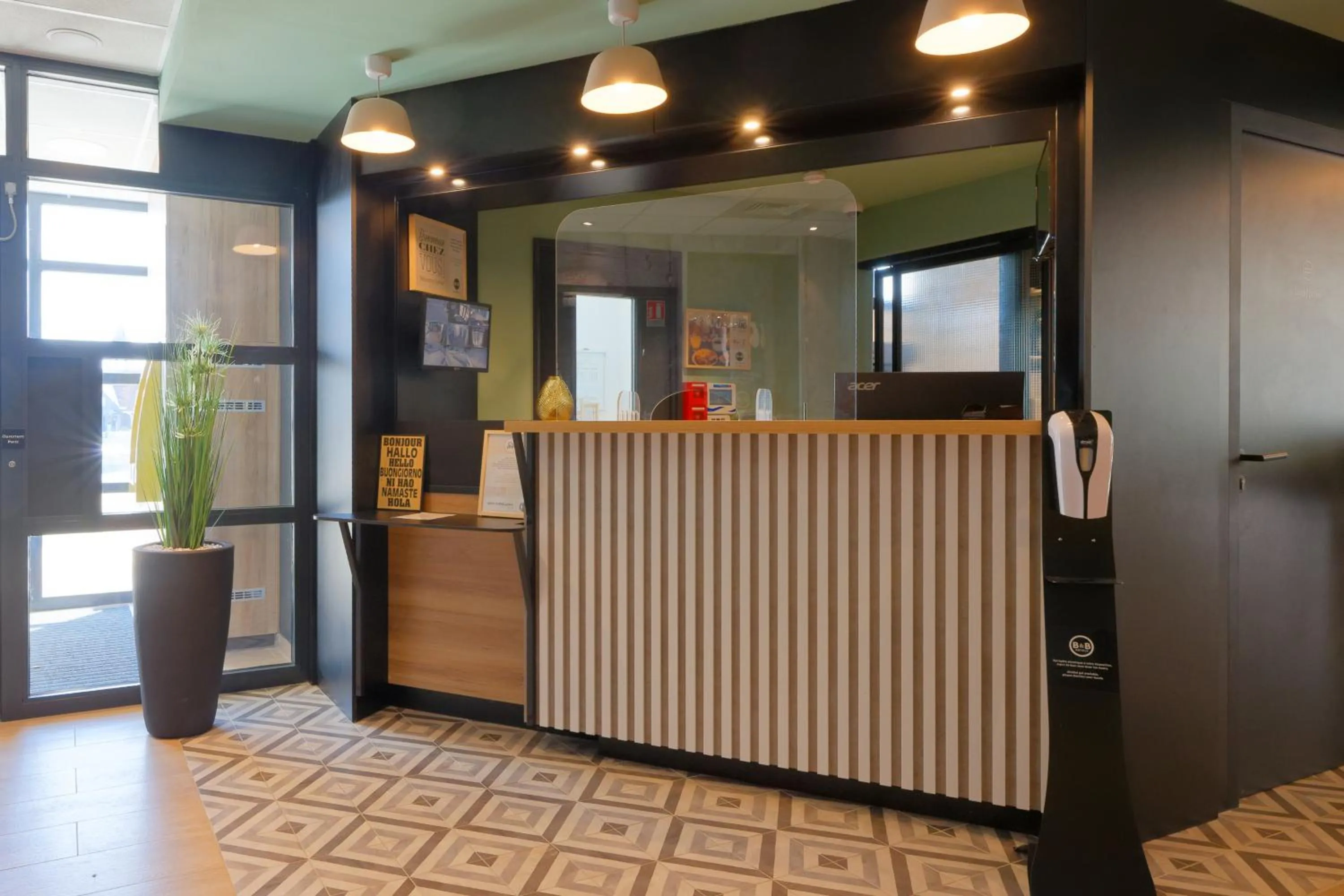 Lobby or reception in B&B HOTEL Le Touquet