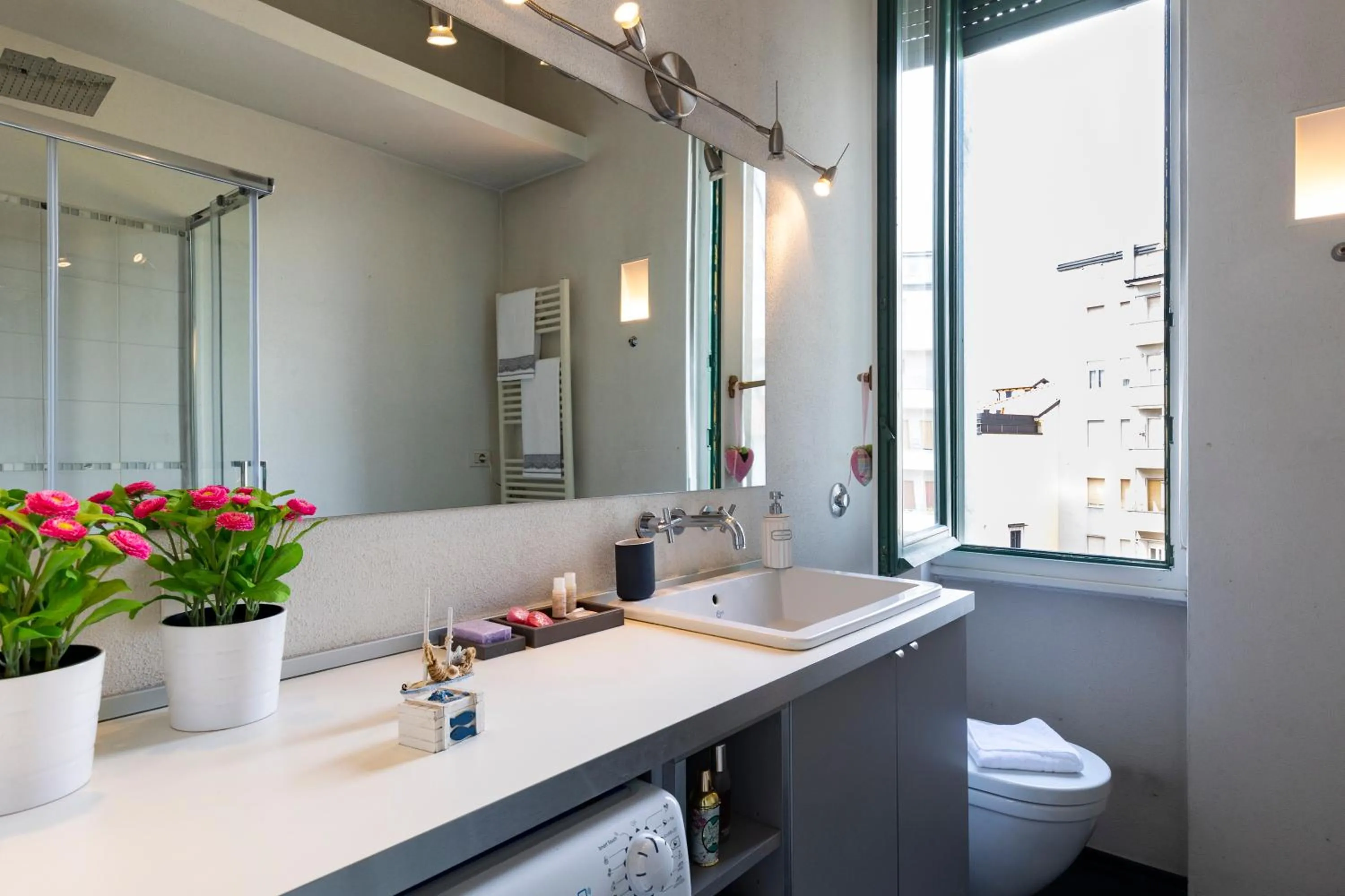 Bathroom in Dream Experience - Garibaldi