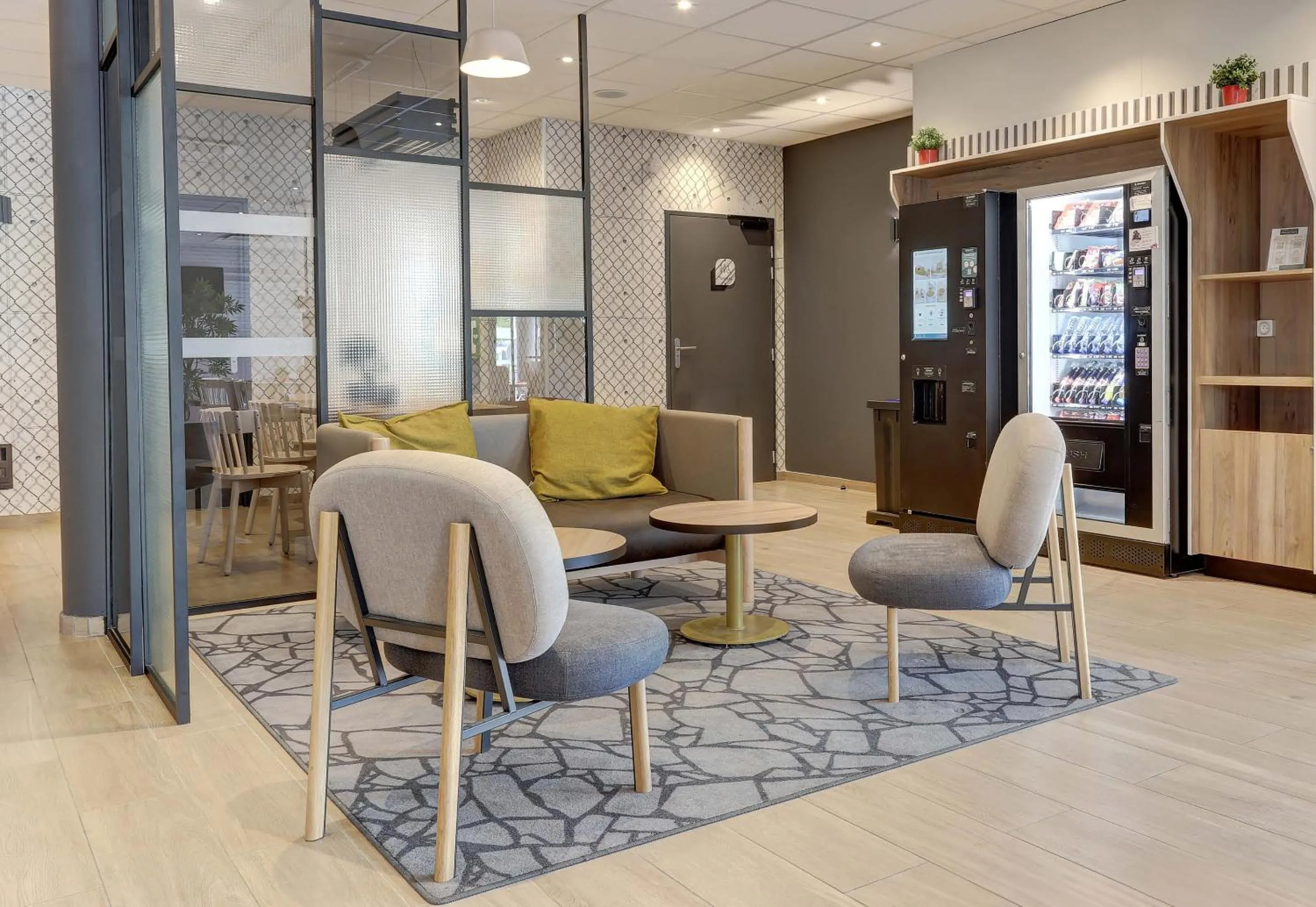 Seating area in B&B HOTEL Epernay