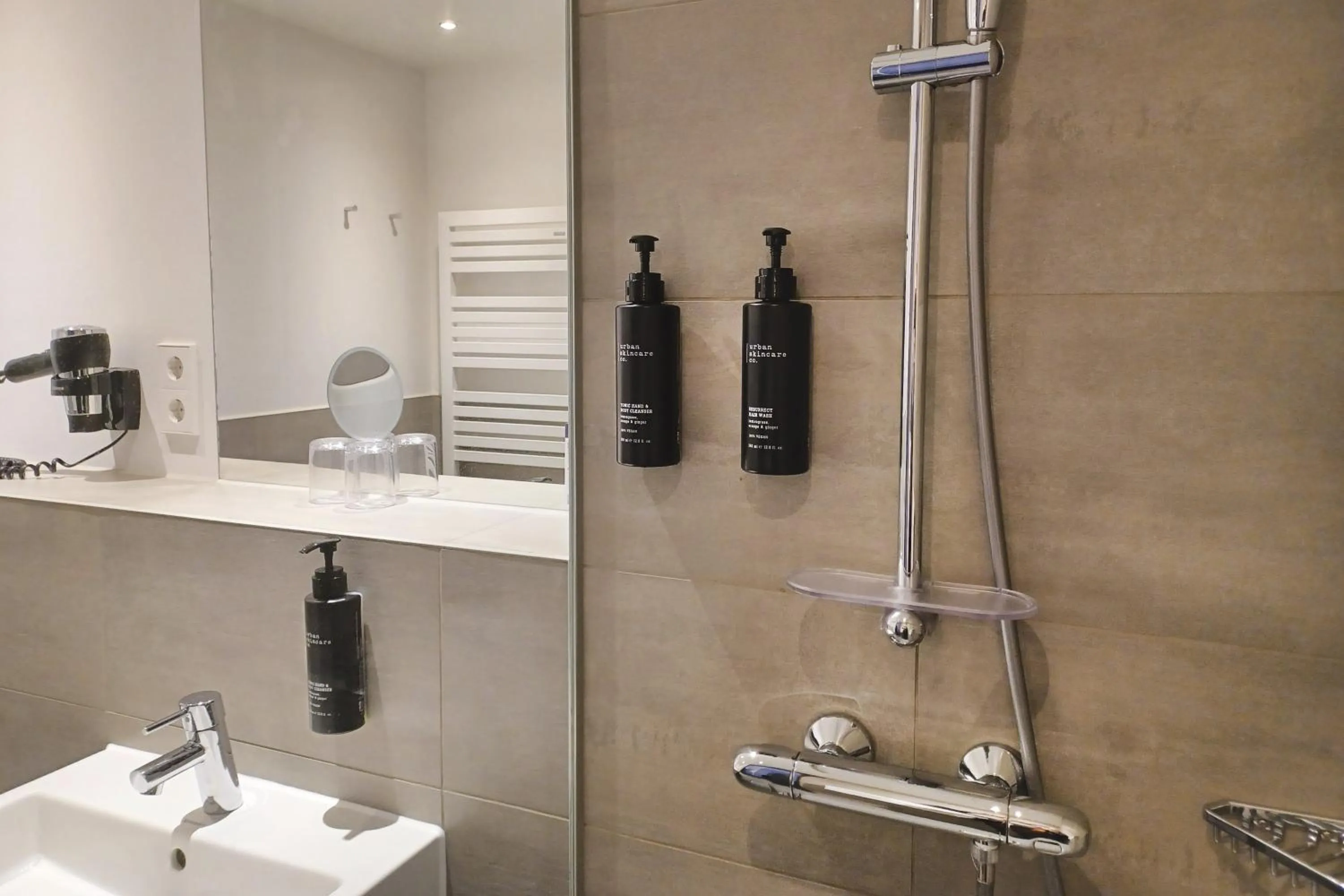 Bedroom in Candlewood Suites Berlin Charlottenburg by IHG