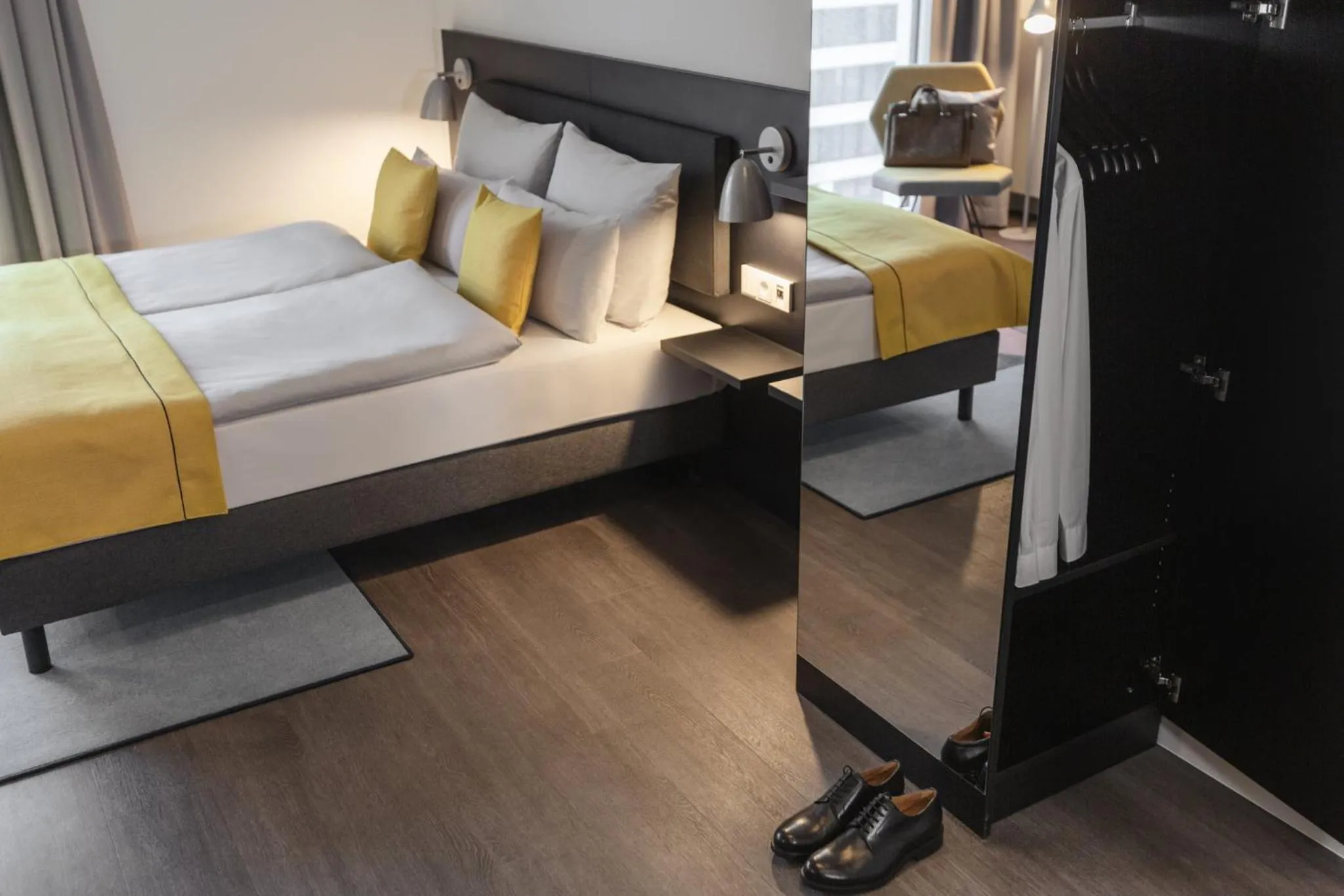 Photo of the whole room, Bed in Candlewood Suites Berlin Charlottenburg by IHG