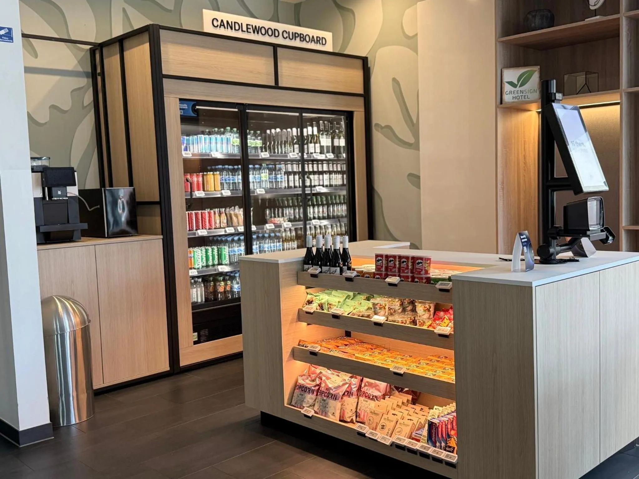 Lobby or reception in Candlewood Suites Berlin Charlottenburg by IHG