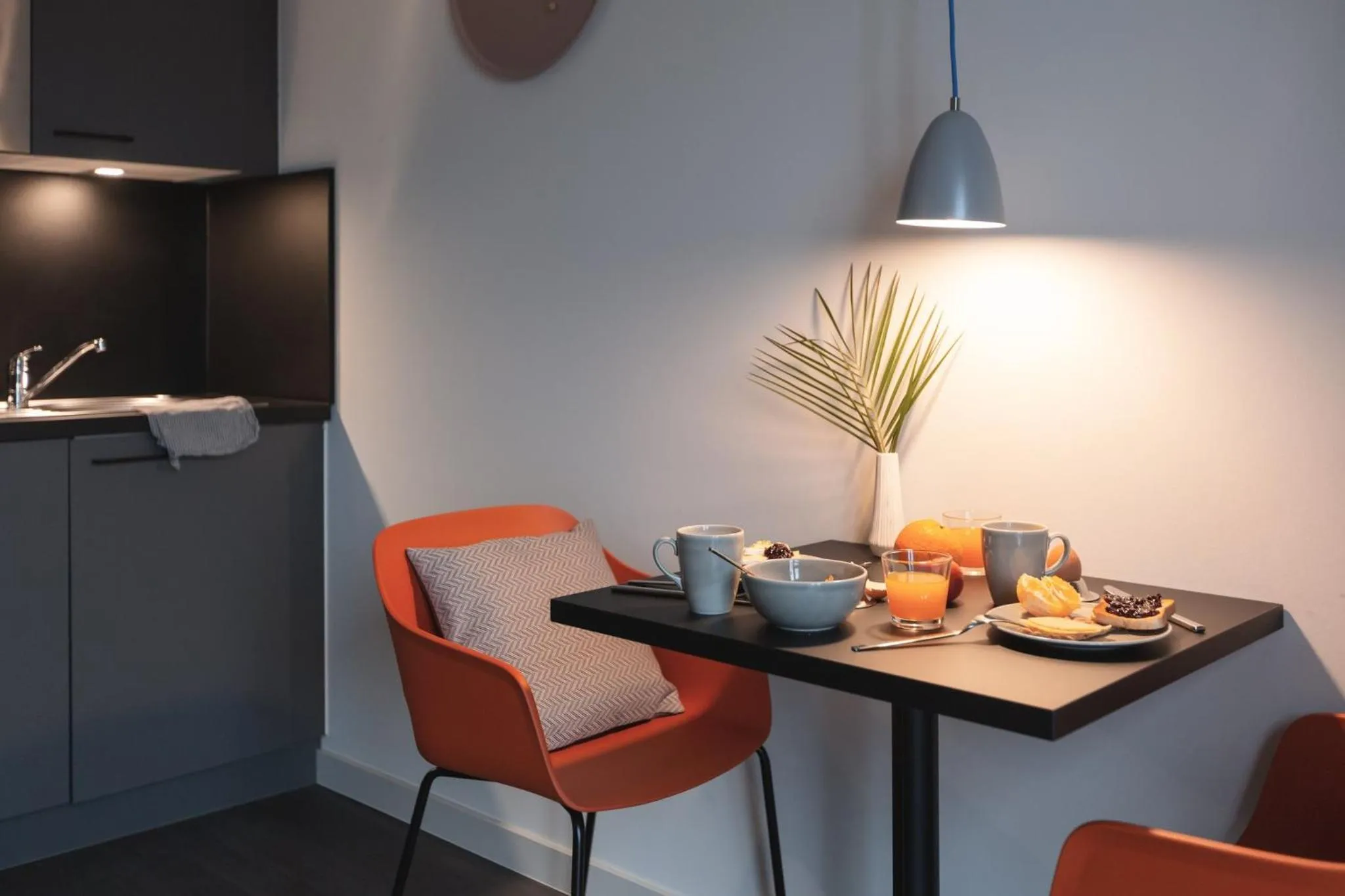 Bedroom in Candlewood Suites Berlin Charlottenburg by IHG