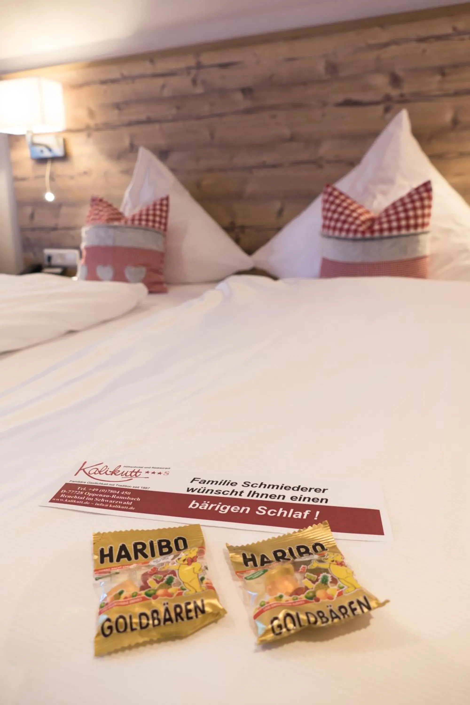 Bed in Höhenhotel & Restaurant Kalikutt