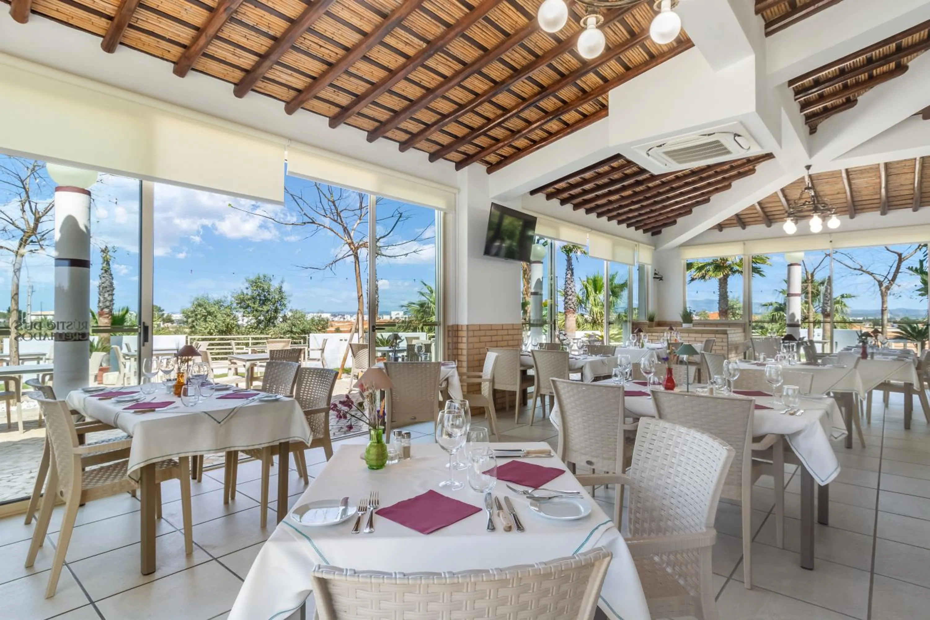 Restaurant/places to eat in Hotel Rural Brícia Du Mar