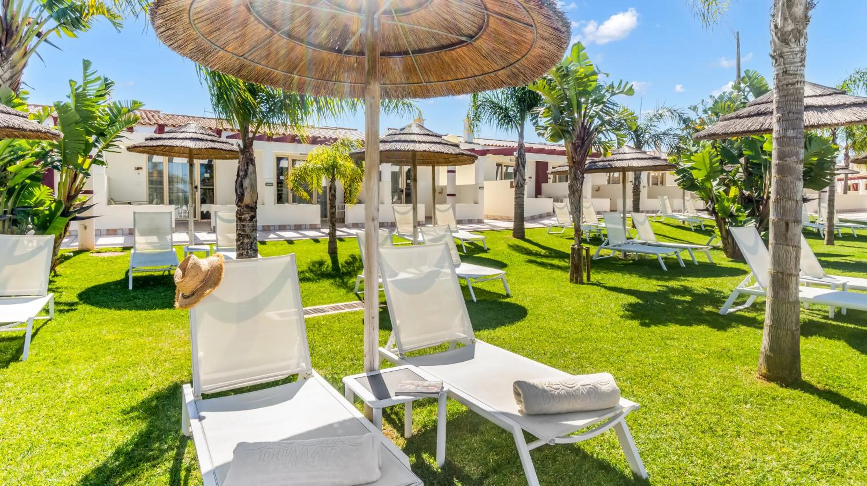 sunbed in Hotel Rural Brícia Du Mar