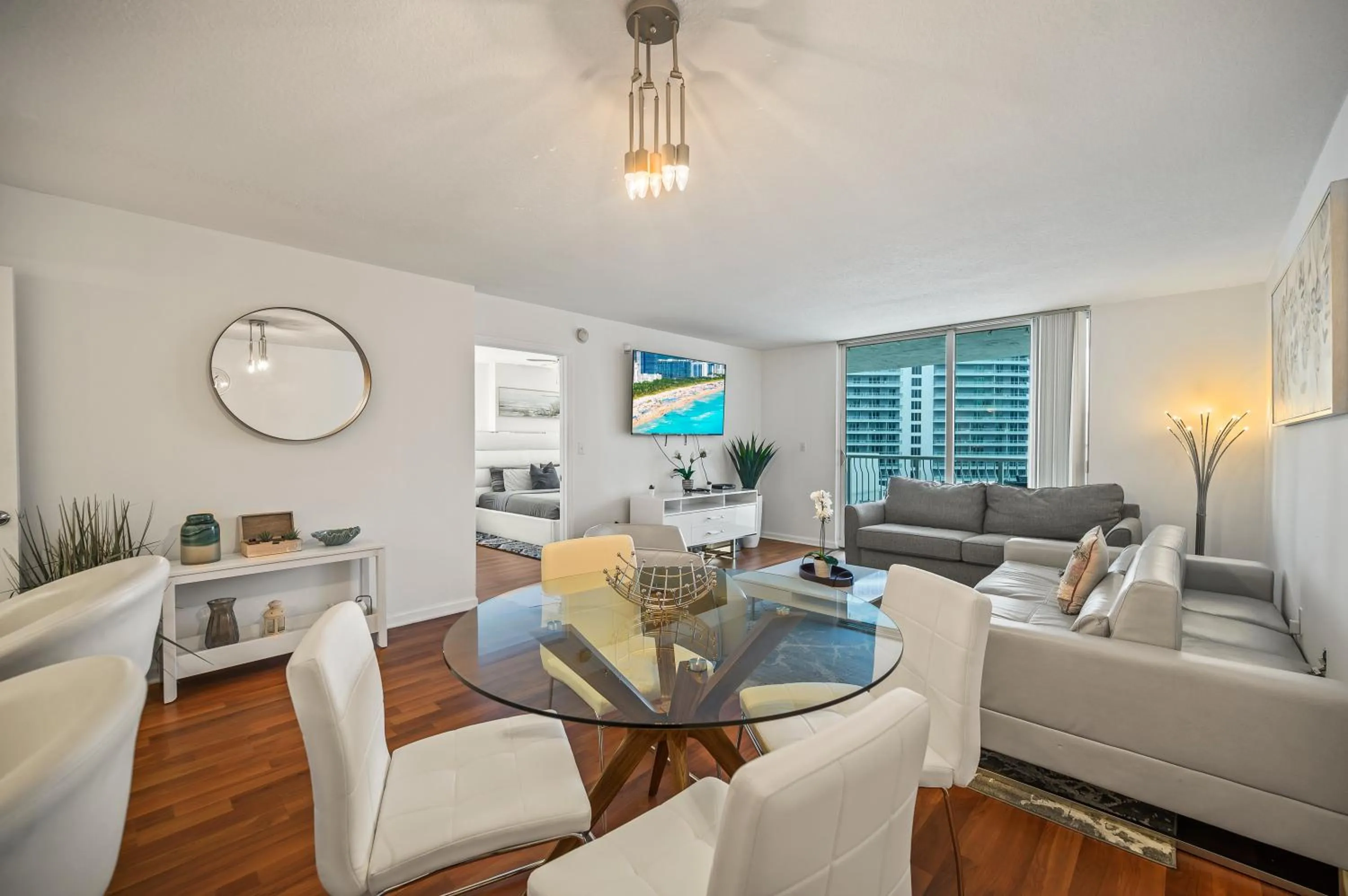 LUXURIOUS 1BR HIGH RISE CONDO BRICKELL-Free Parking