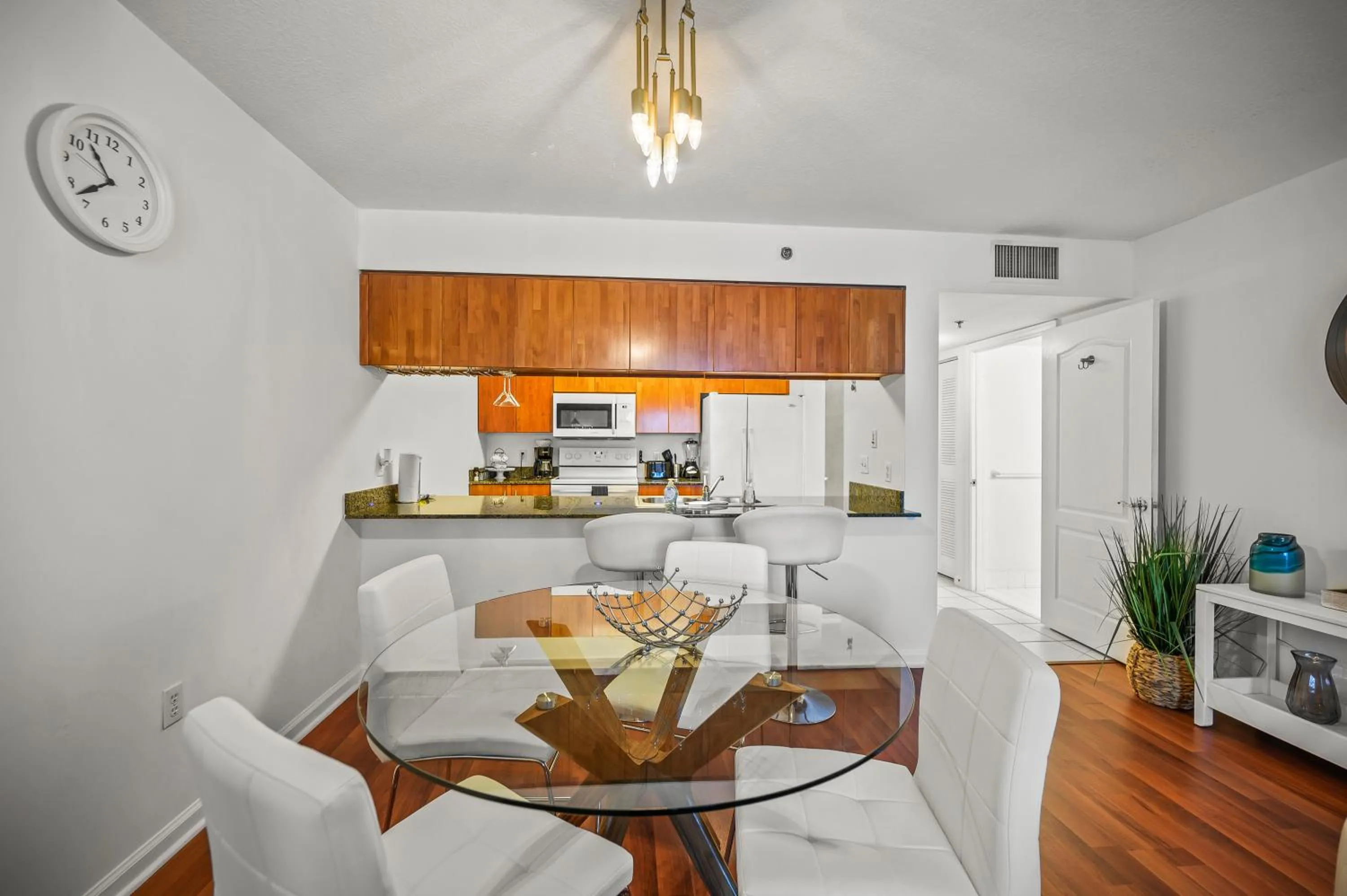 LUXURIOUS 1BR HIGH RISE CONDO BRICKELL-Free Parking