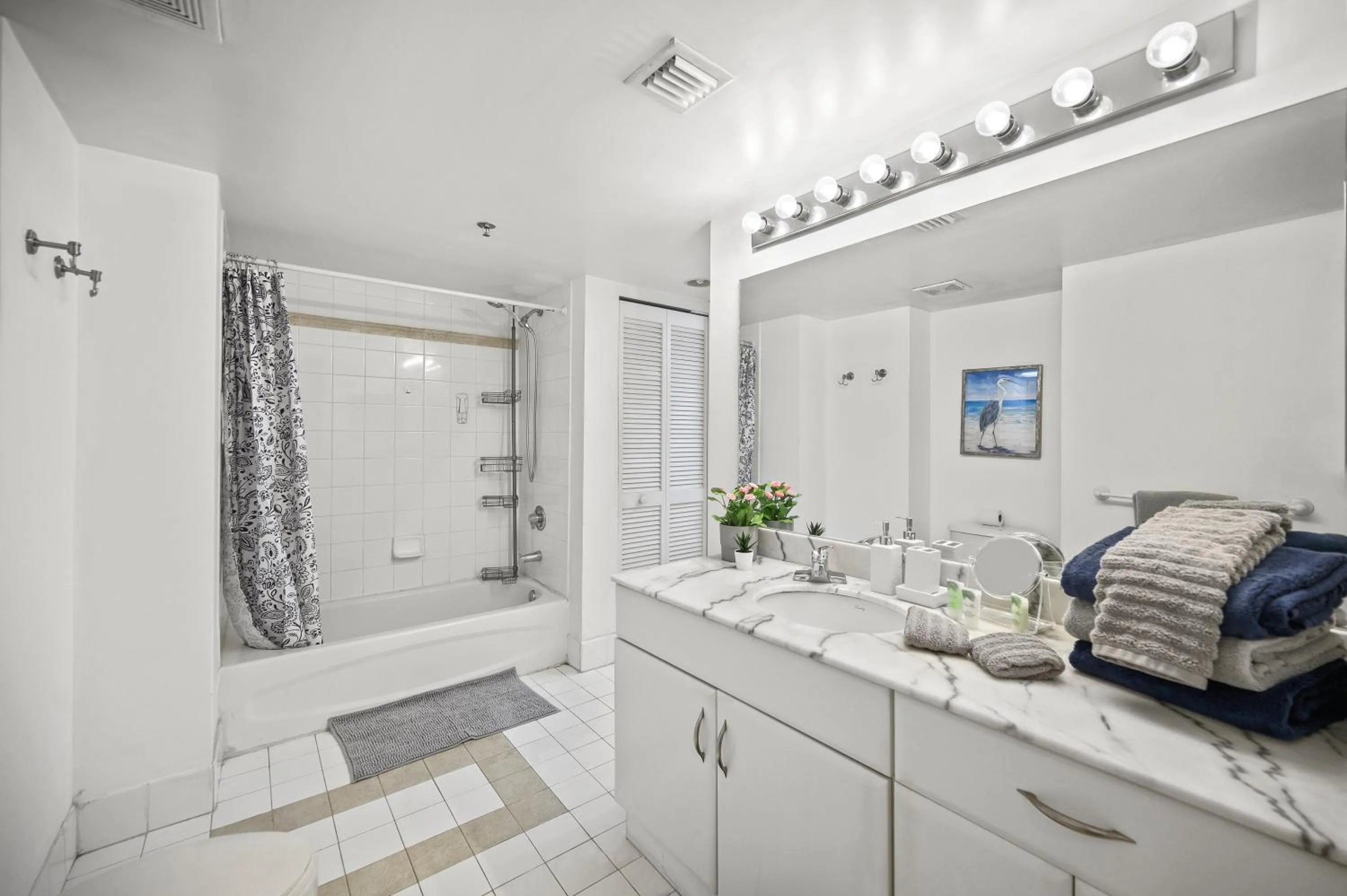 LUXURIOUS 1BR HIGH RISE CONDO BRICKELL-Free Parking