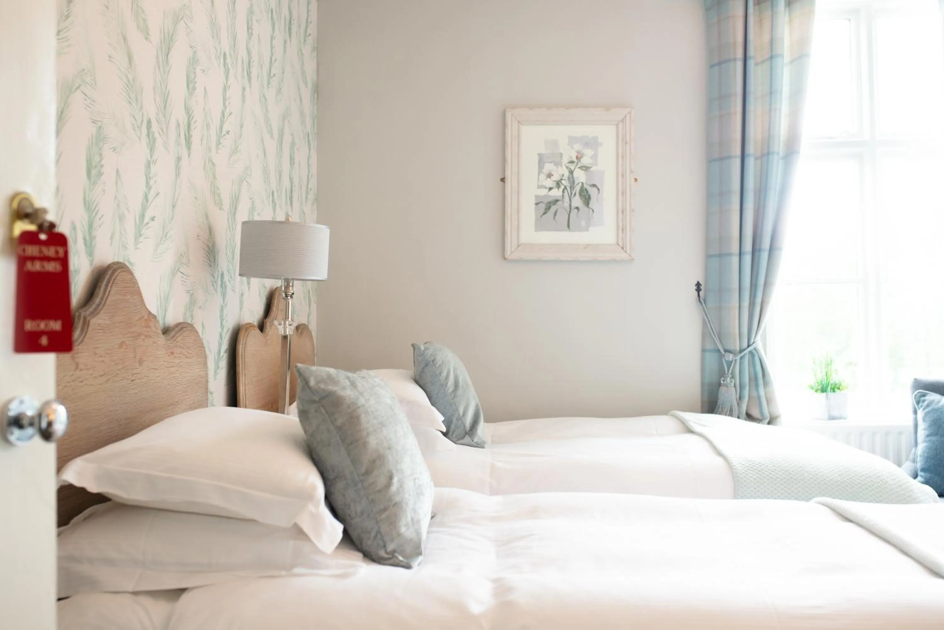 Bedroom, Bed in The Cheney Arms