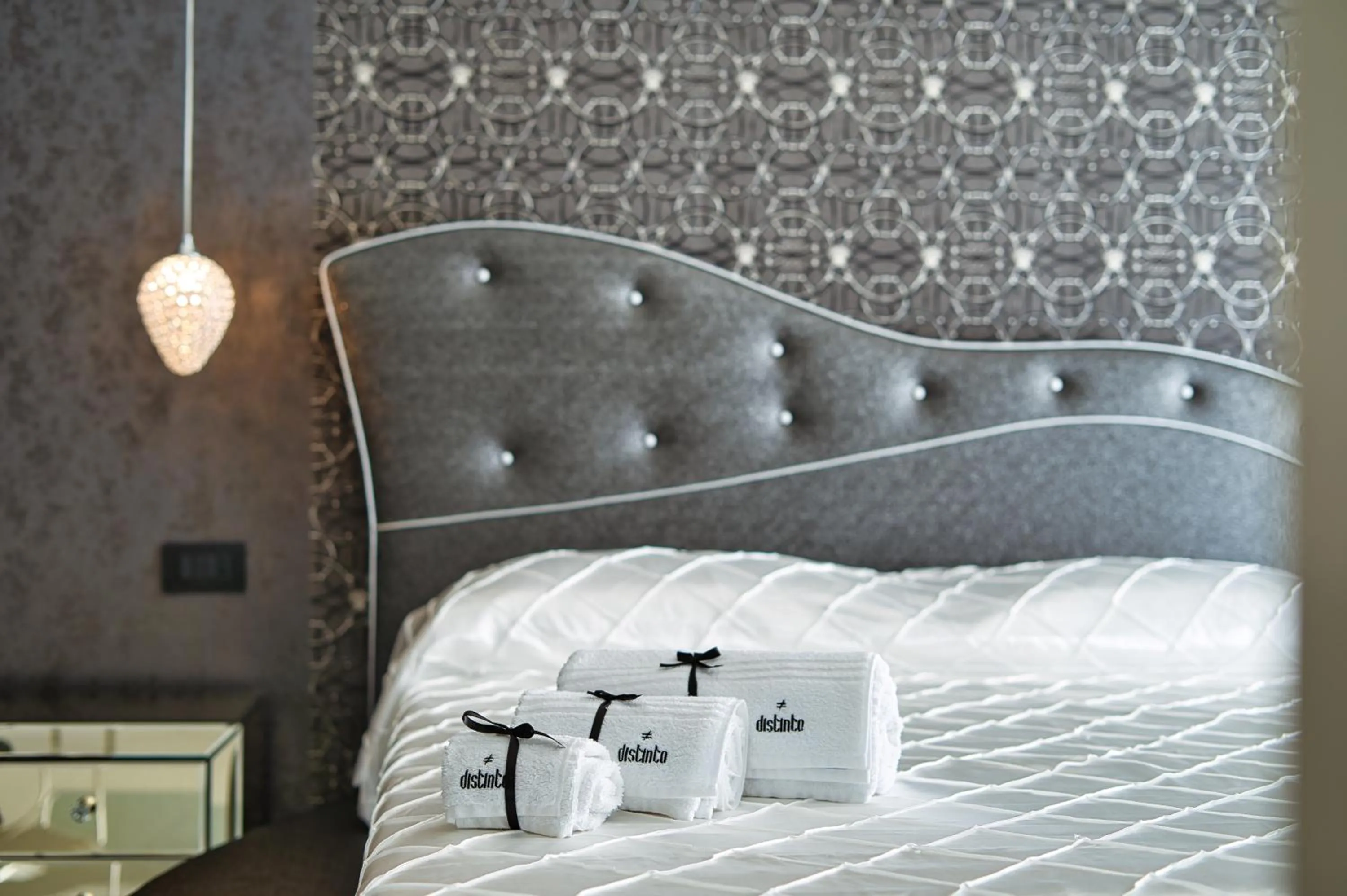 Bedroom, Bed in DISTINTO SUITE & ROOMS