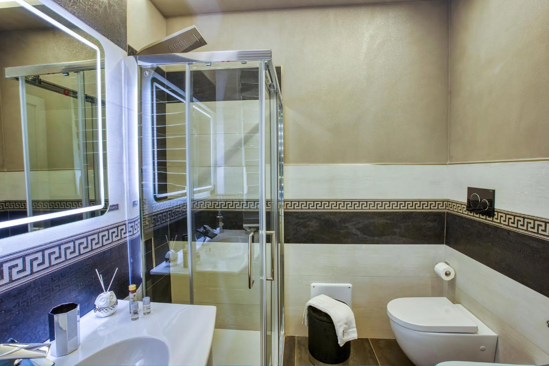 Bathroom in DISTINTO SUITE & ROOMS