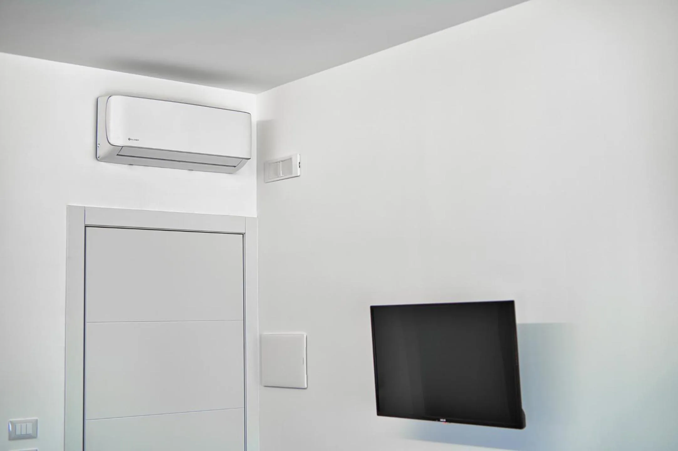 TV and multimedia in DISTINTO SUITE & ROOMS