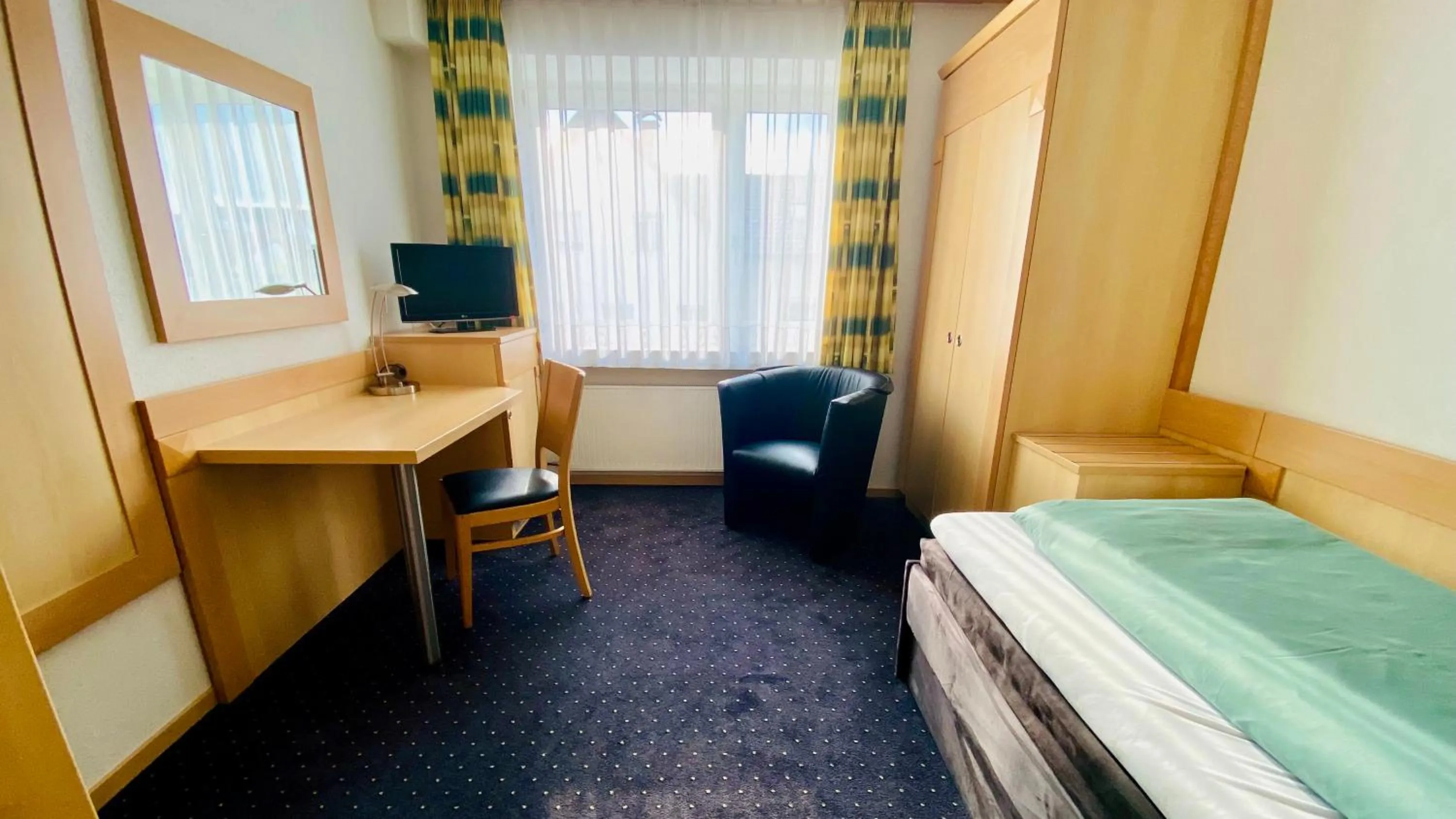 Photo of the whole room, Bed in otto - bed & breakfast