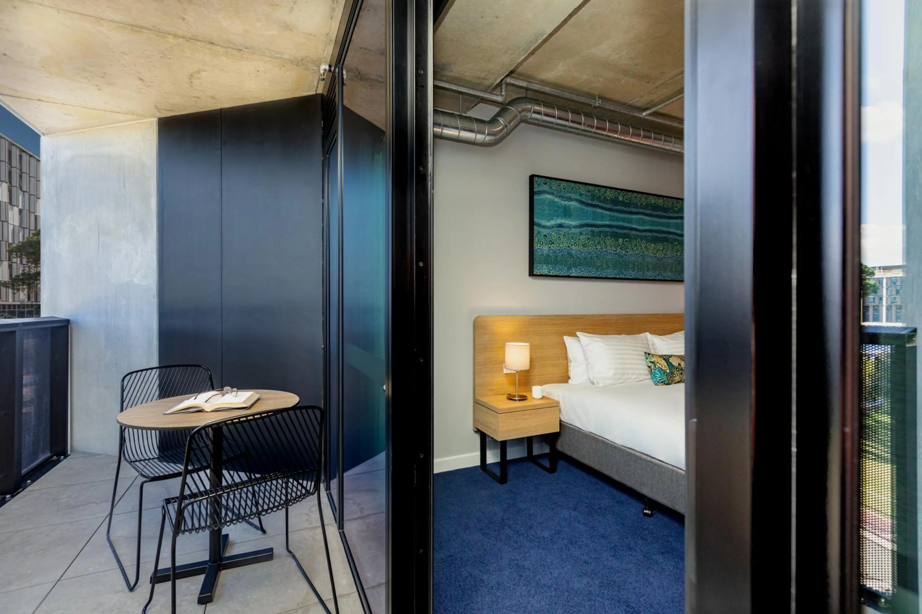 Balcony/Terrace, Bed in Nesuto Curtin Perth Hotel