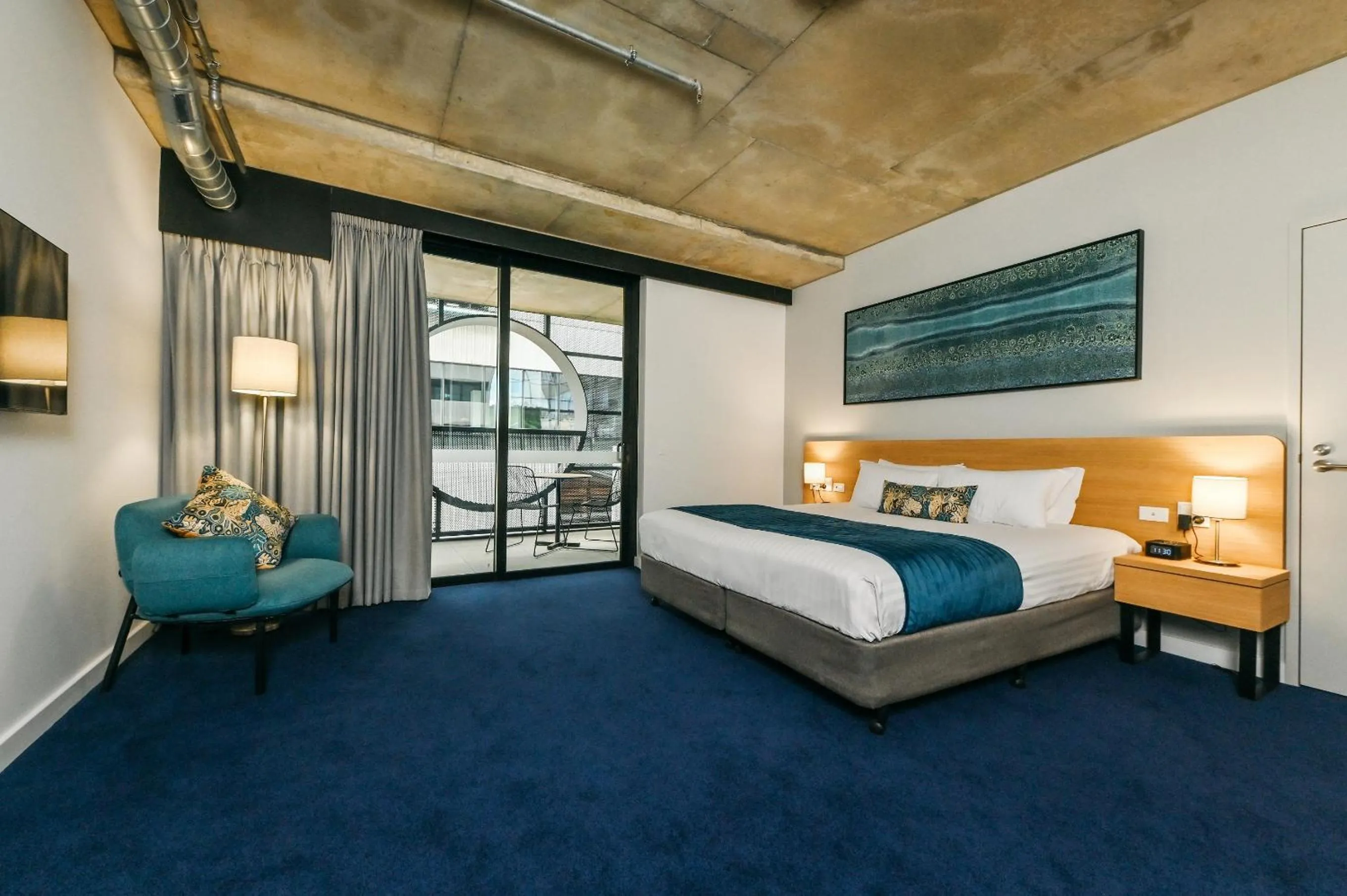 Bed in Nesuto Curtin Perth Hotel