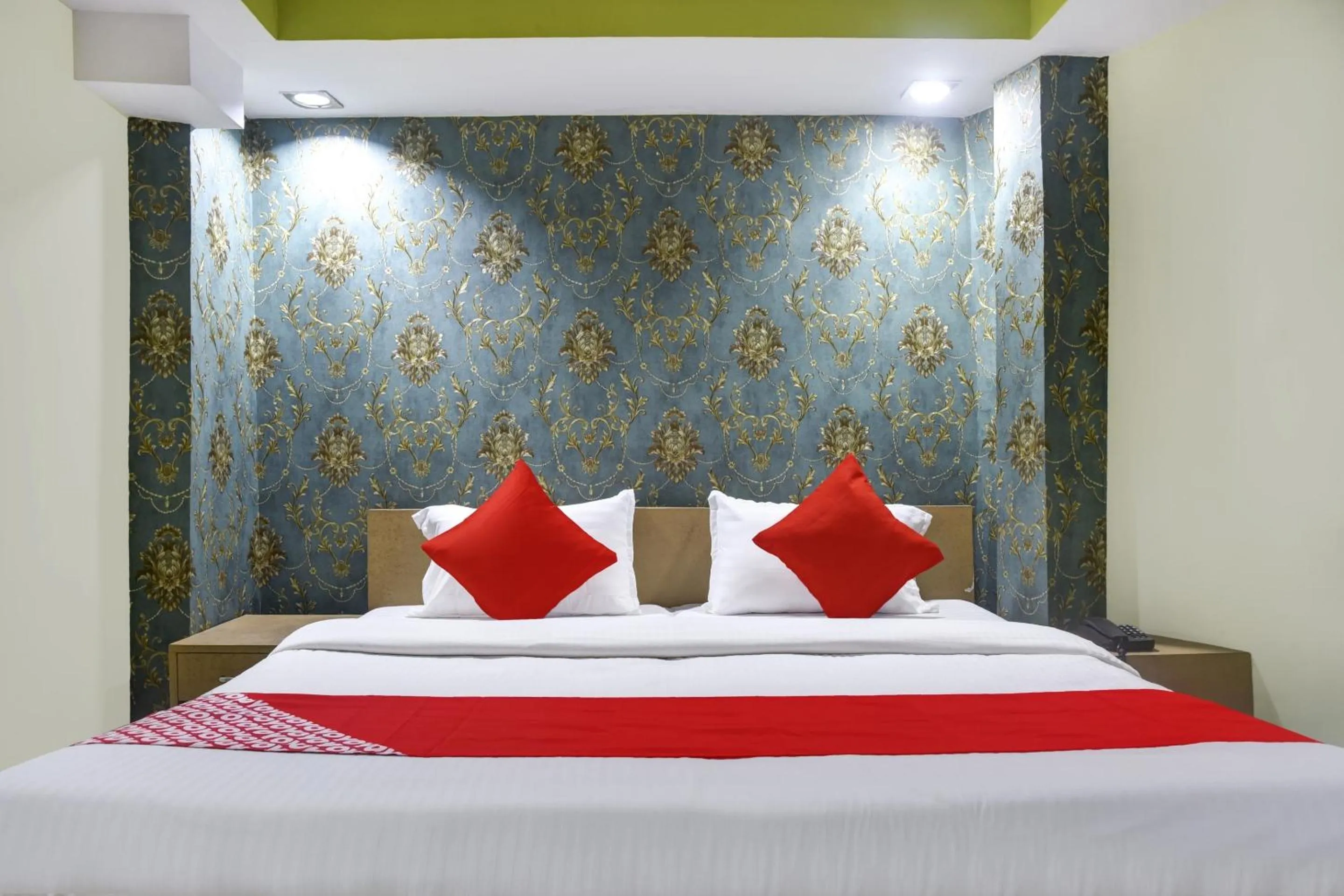 Bedroom, Bed in Hotel O Vishwa