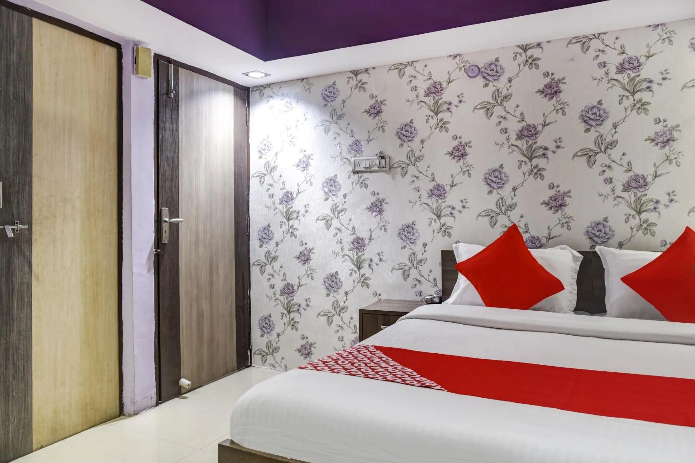 Bedroom, Bed in Hotel O Vishwa