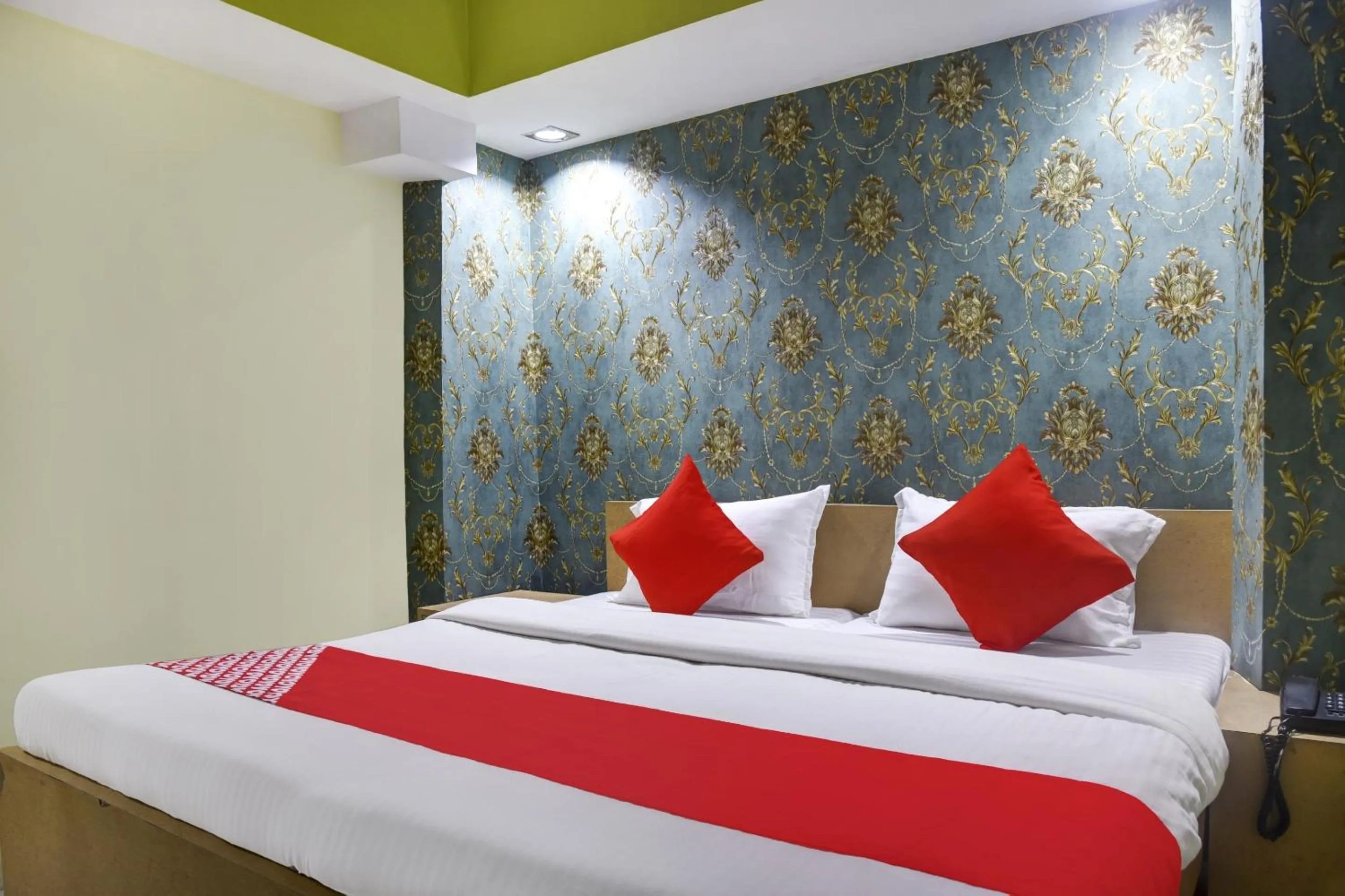 Bedroom, Bed in Hotel O Vishwa