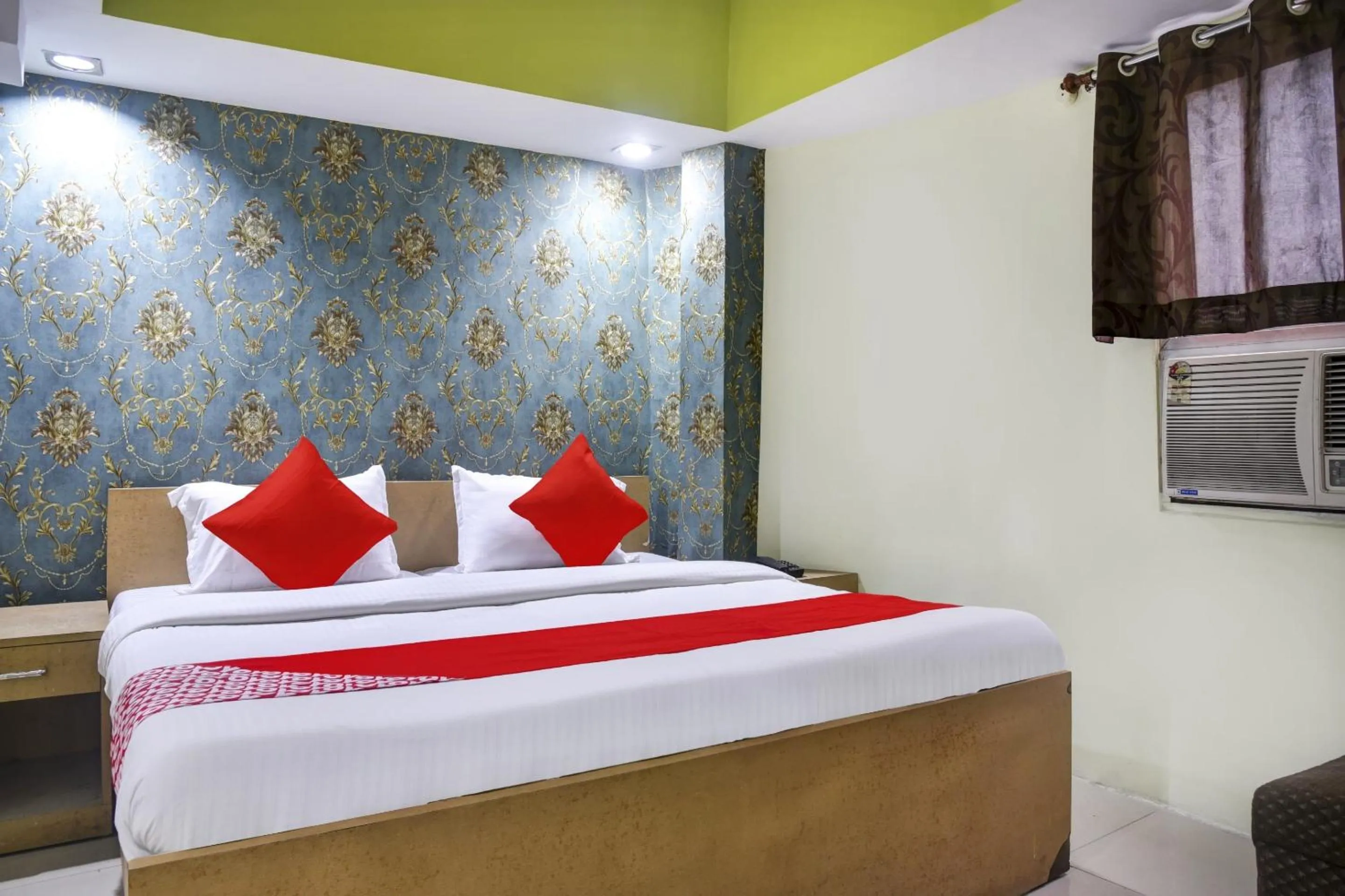 Bedroom, Bed in Hotel O Vishwa