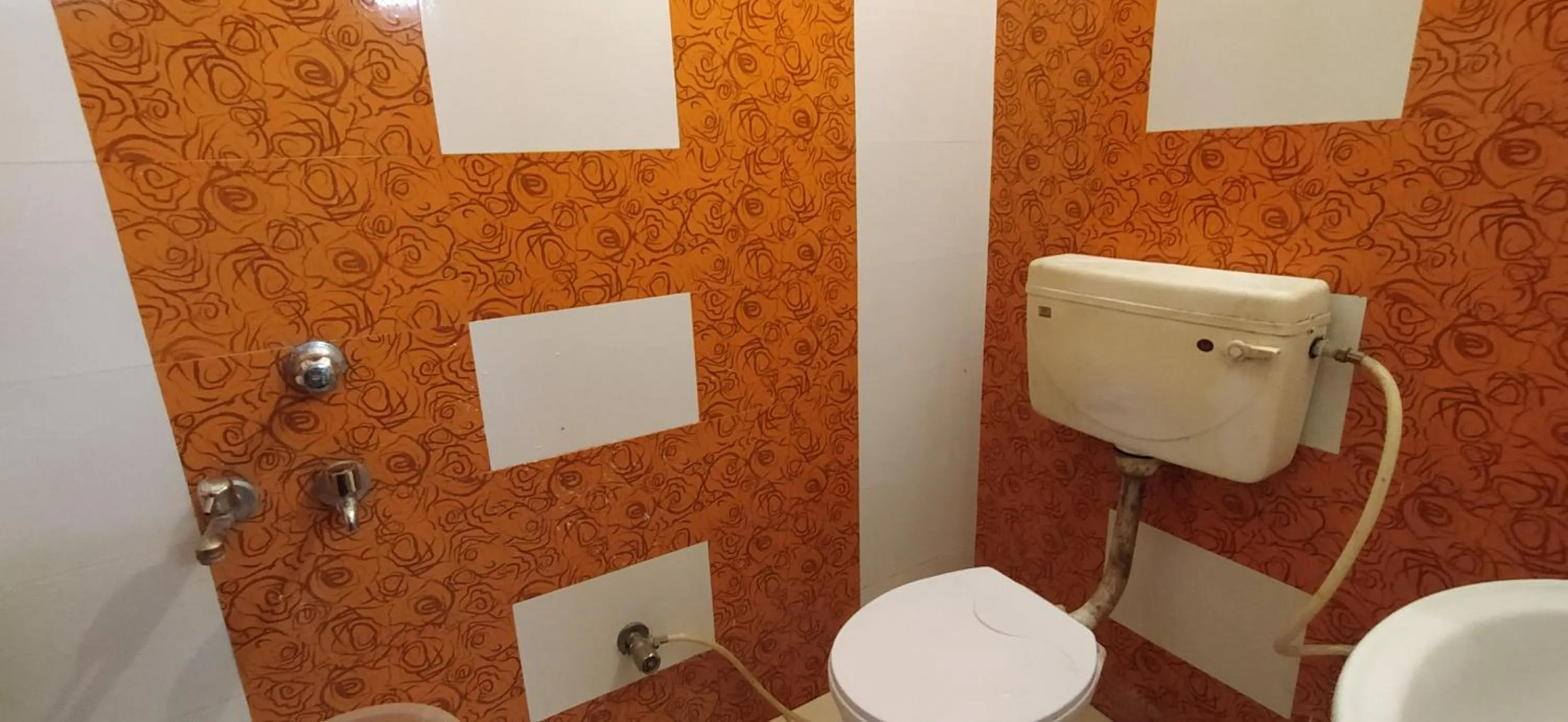 Bathroom in Hotel Samrat