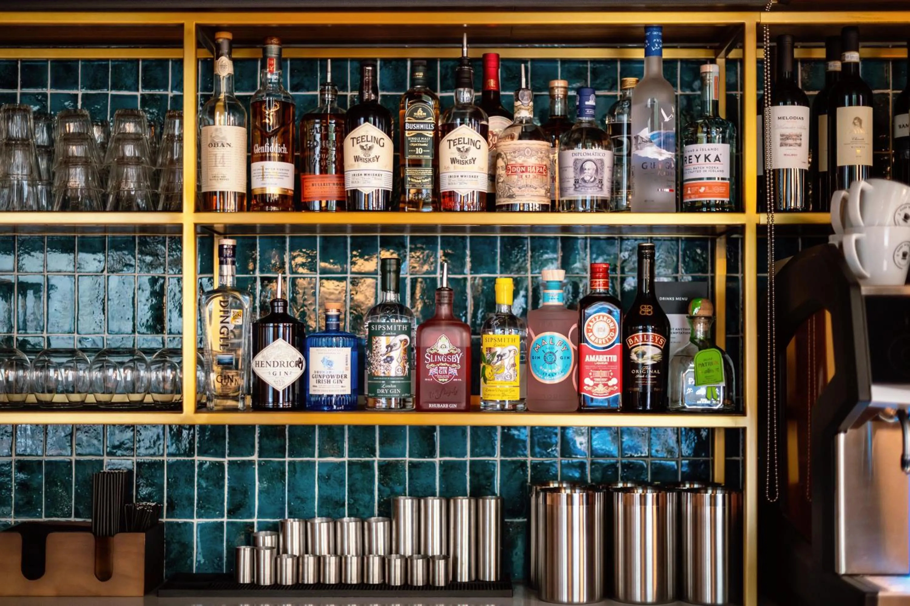 Lounge or bar in Wilde Aparthotels London Aldgate Tower Bridge