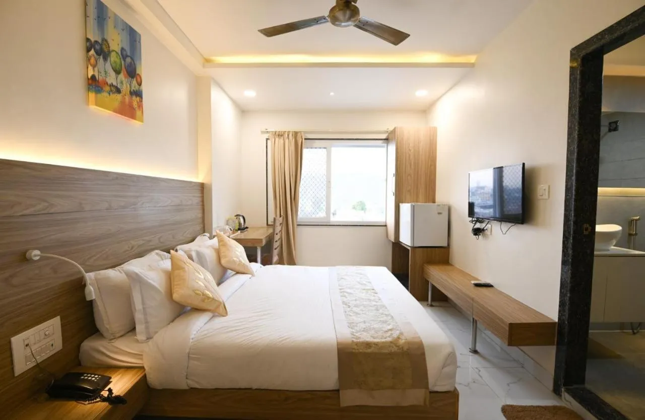 View (from property/room), Bed in The RRA Kabras Hotel, Nathdwara