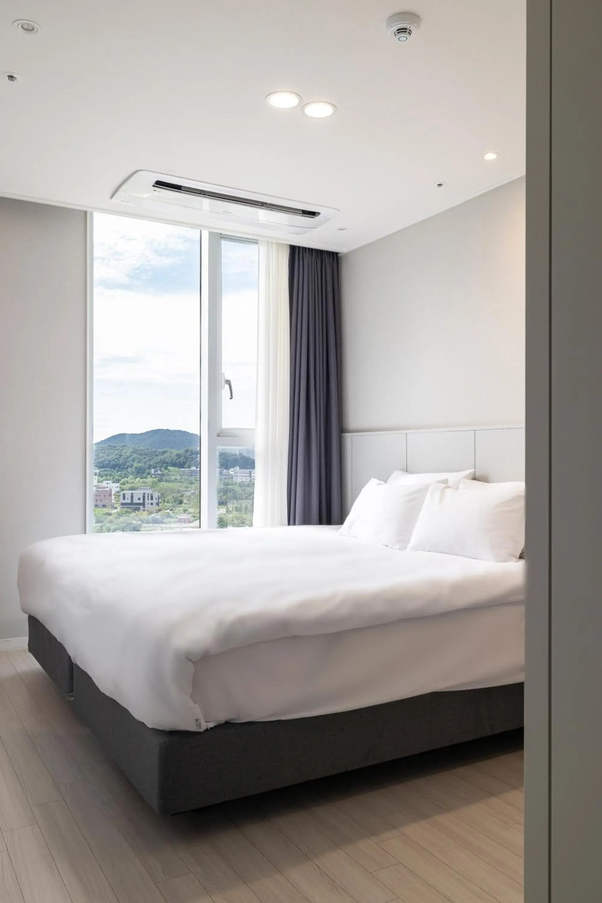 Standard King (City View) in OCEAN PARK 9 Standard King (City View) in OCEAN PARK 9