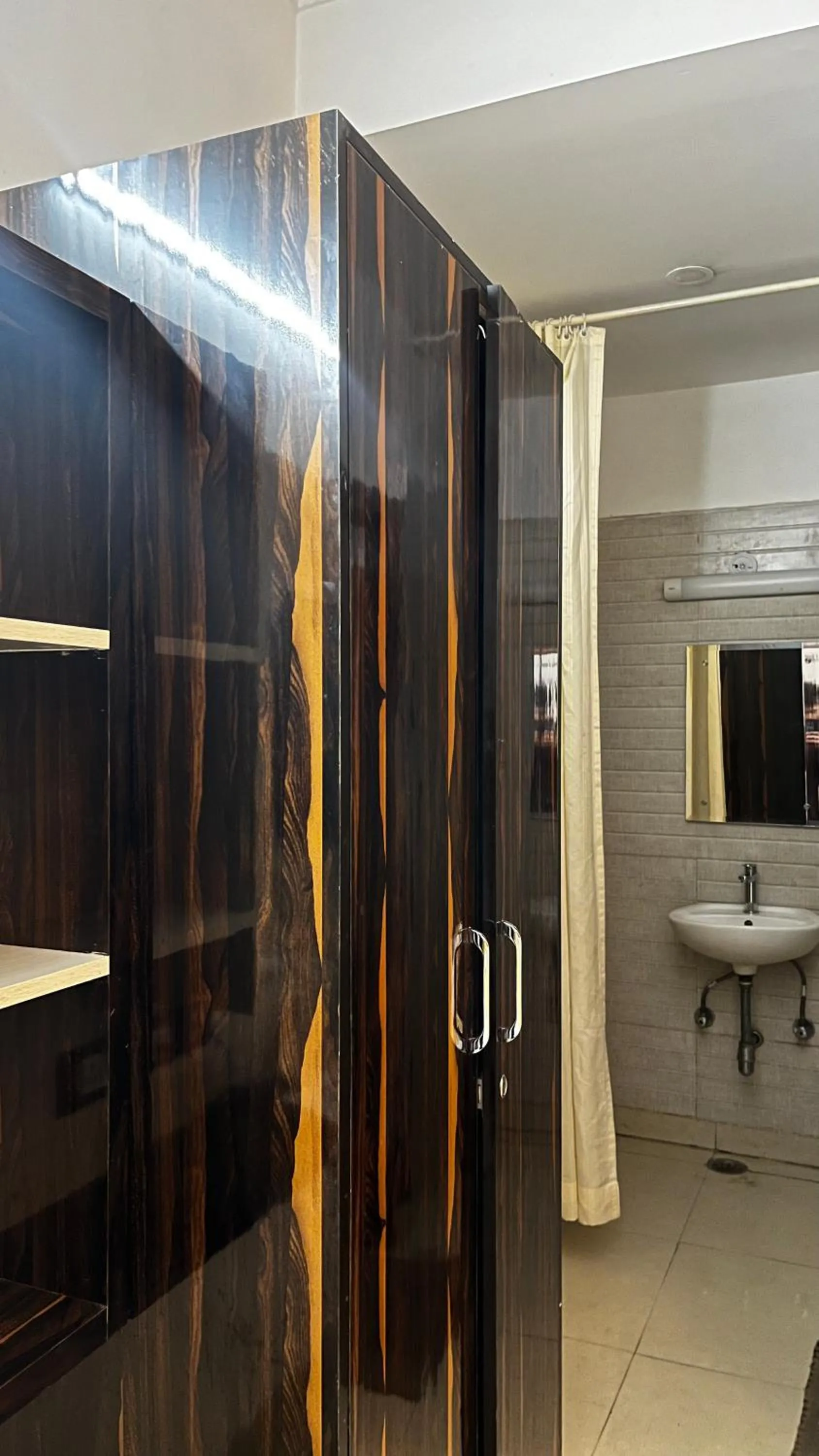 wardrobe in MK Hotel and Restaurant