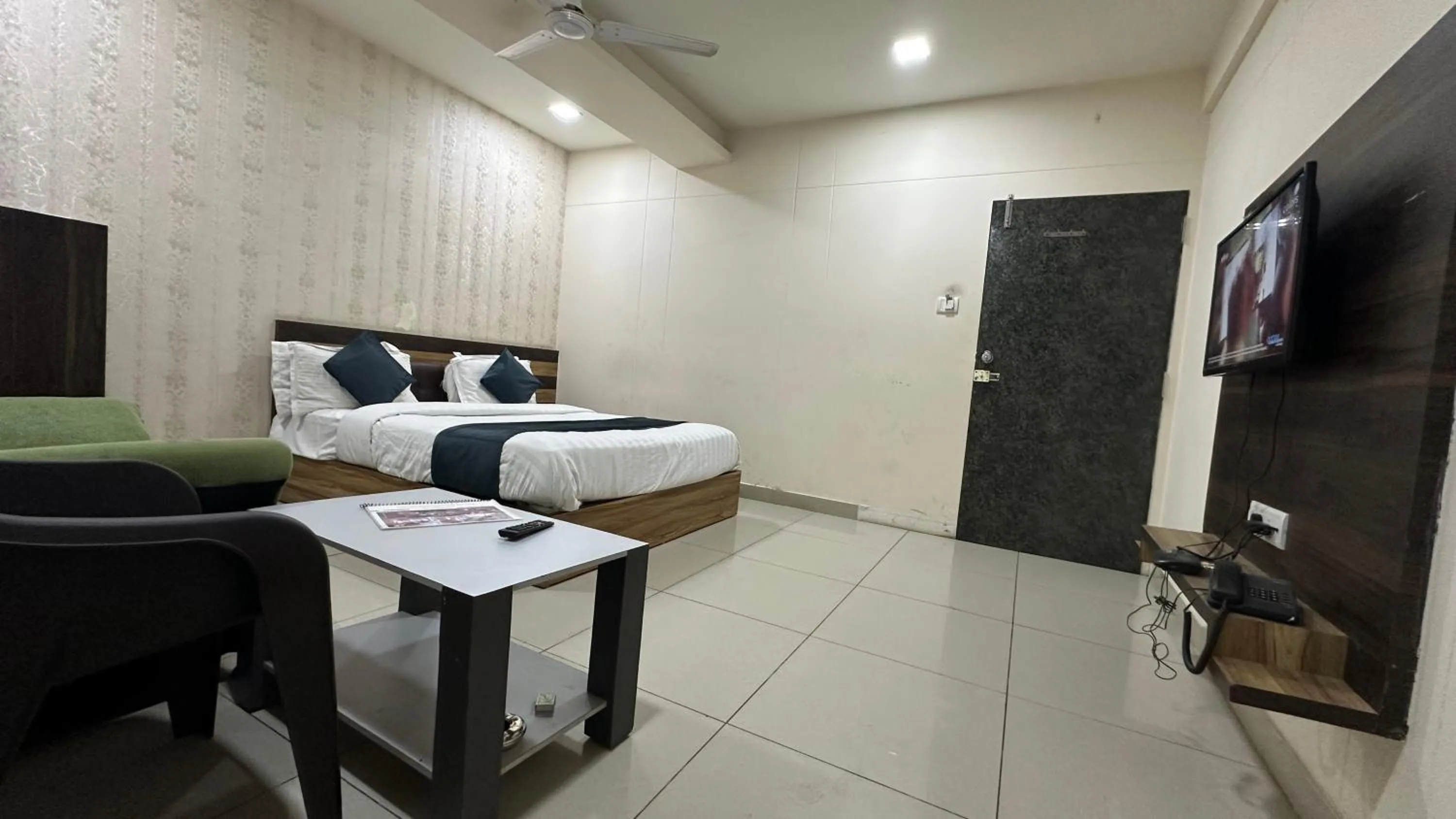 Bed in Hotel New Shiv Kunj