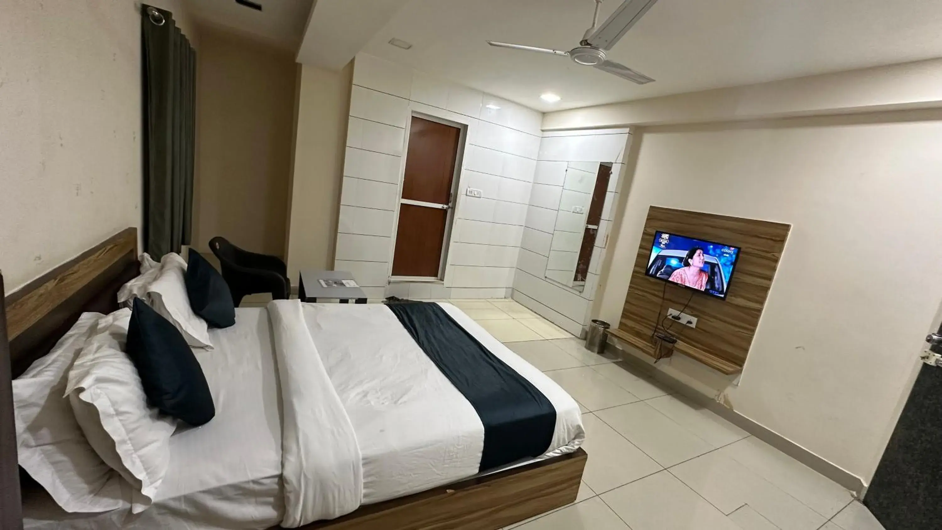 Deluxe Double Room in Hotel New Shiv Kunj Deluxe Double Room in Hotel New Shiv Kunj