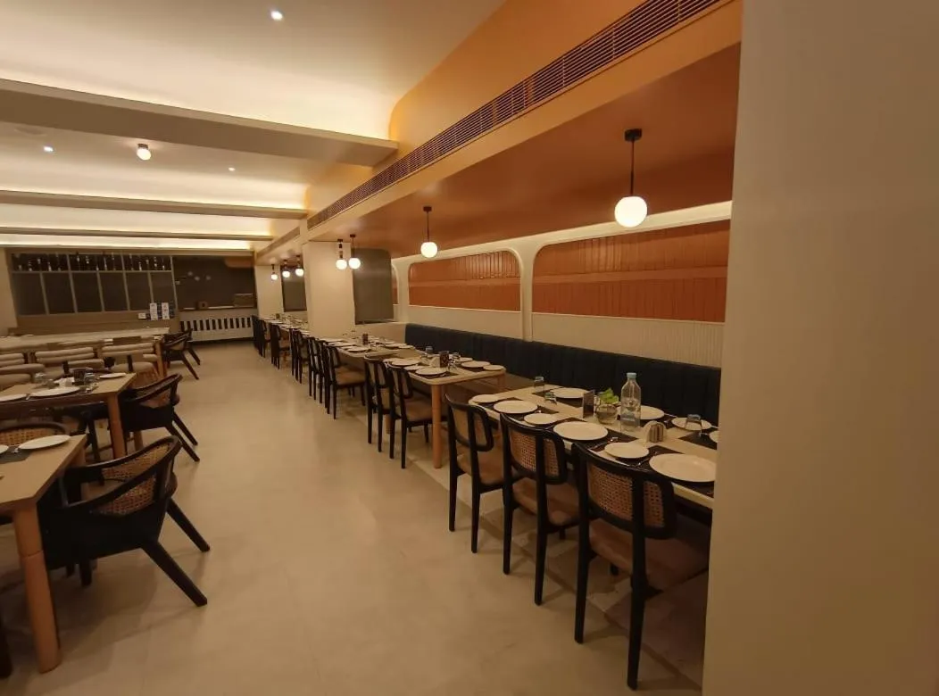 Restaurant/places to eat in Lords Eco Inn Belagavi