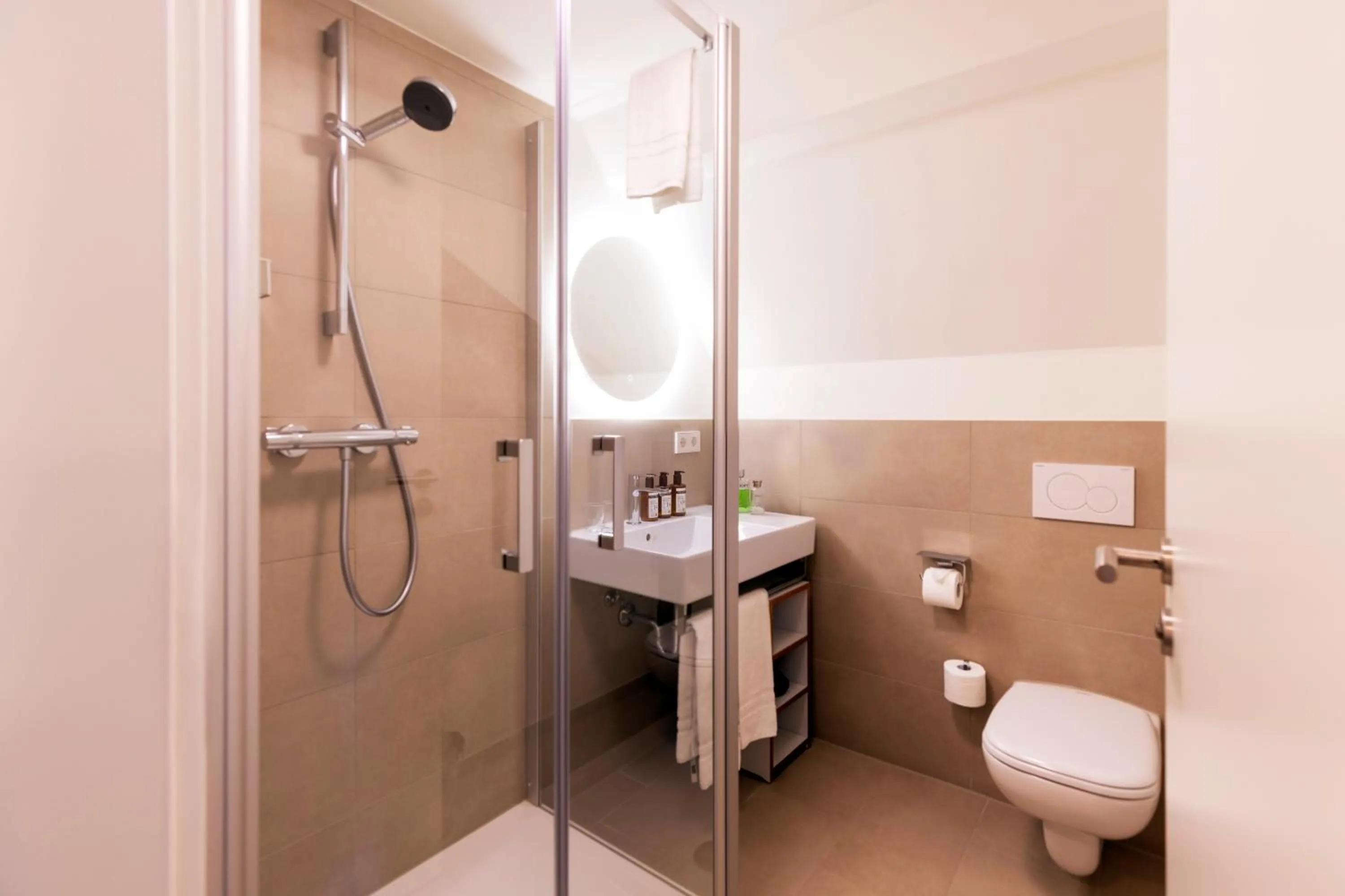 Bathroom in schlossmühle - lean luxury boutique hotel