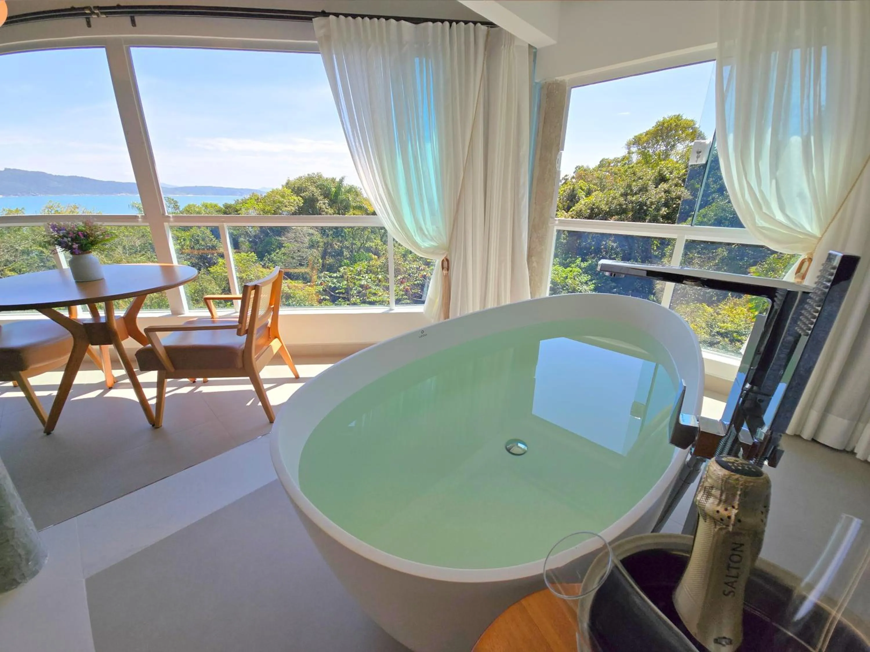 Natural landscape in Refúgio da Lagoinha - Centro de Bombinhas