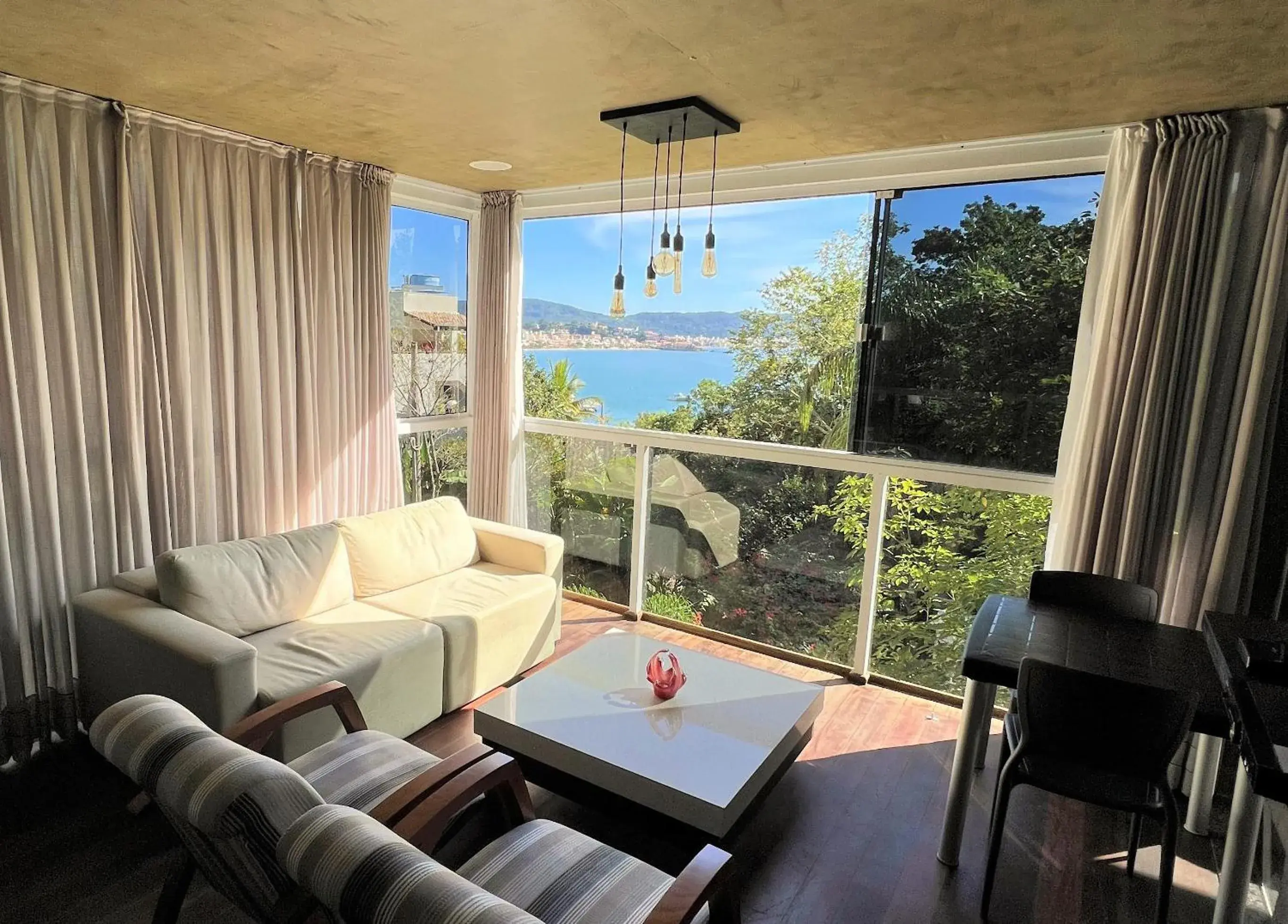 Refúgio da Lagoinha - Centro de Bombinhas Refúgio da Lagoinha - Centro de Bombinhas